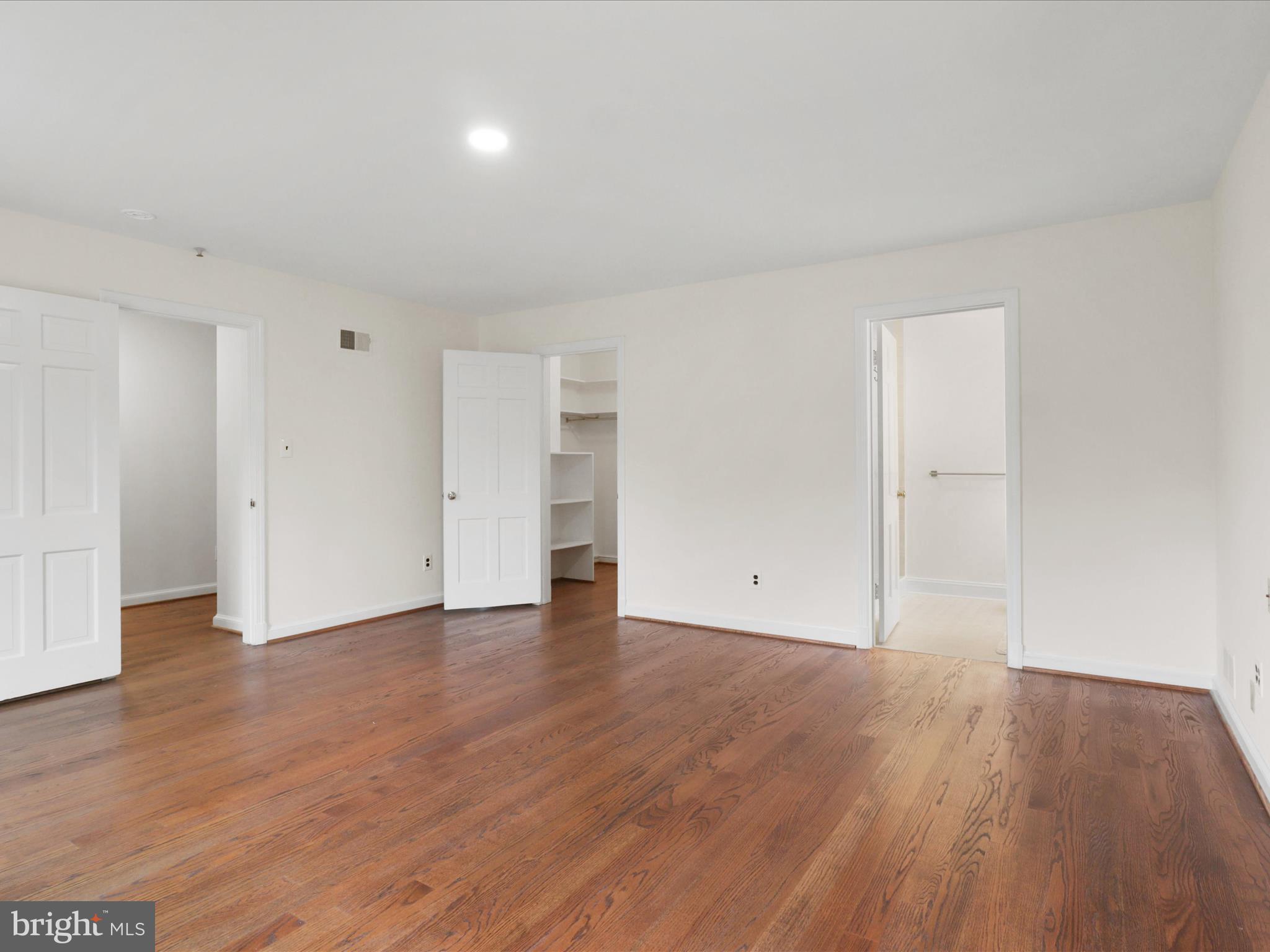 BANNOCKBURN ESTATES - Residential