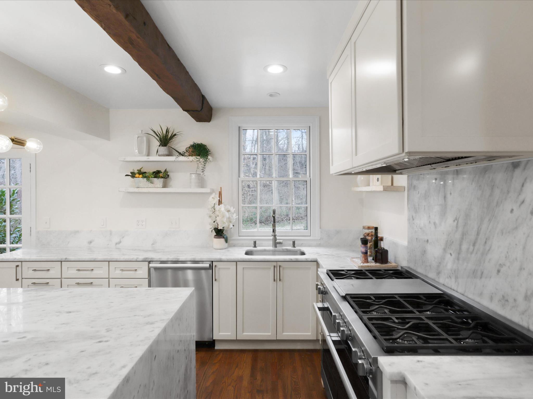 BANNOCKBURN ESTATES - Residential