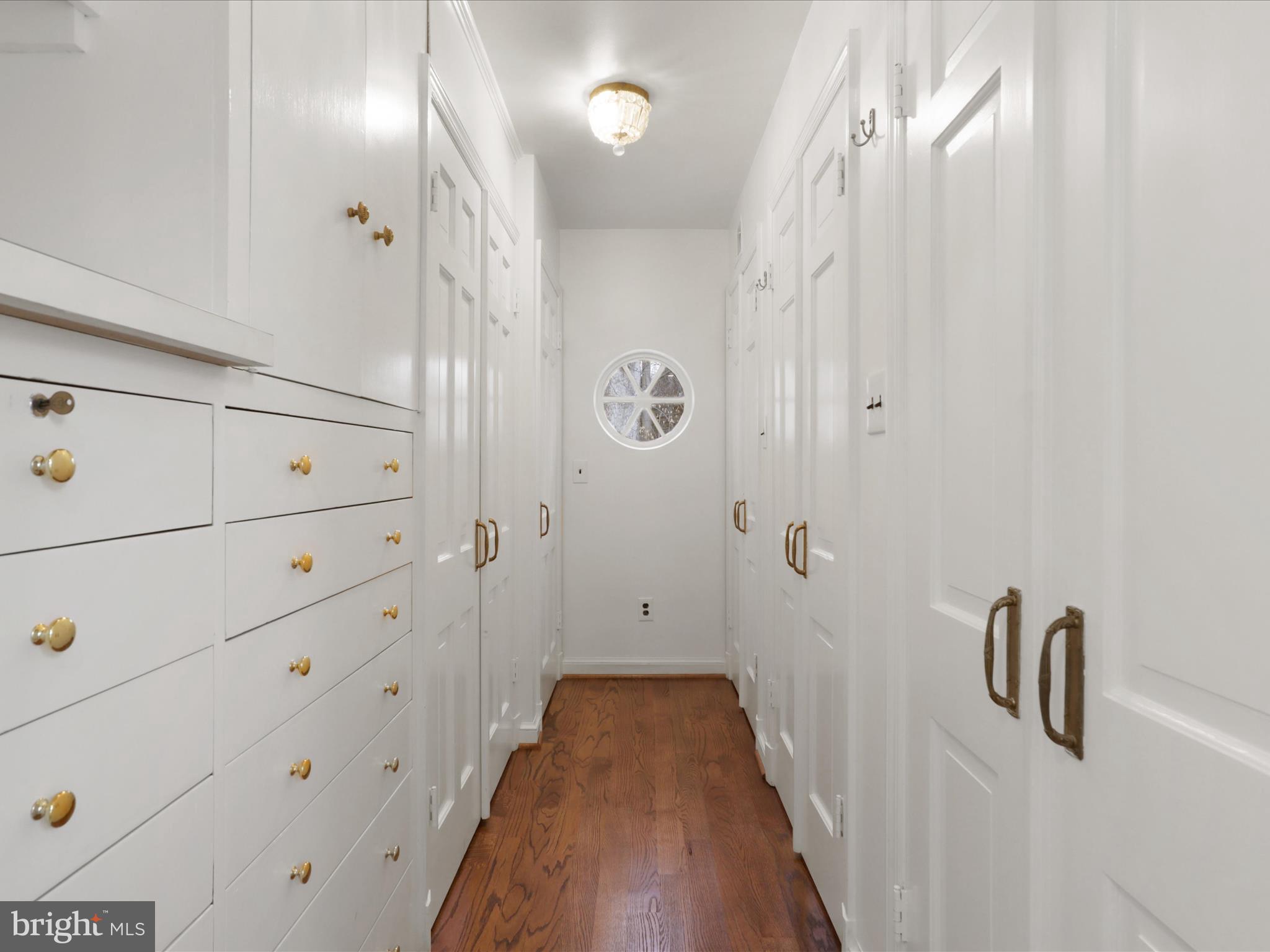 BANNOCKBURN ESTATES - Residential