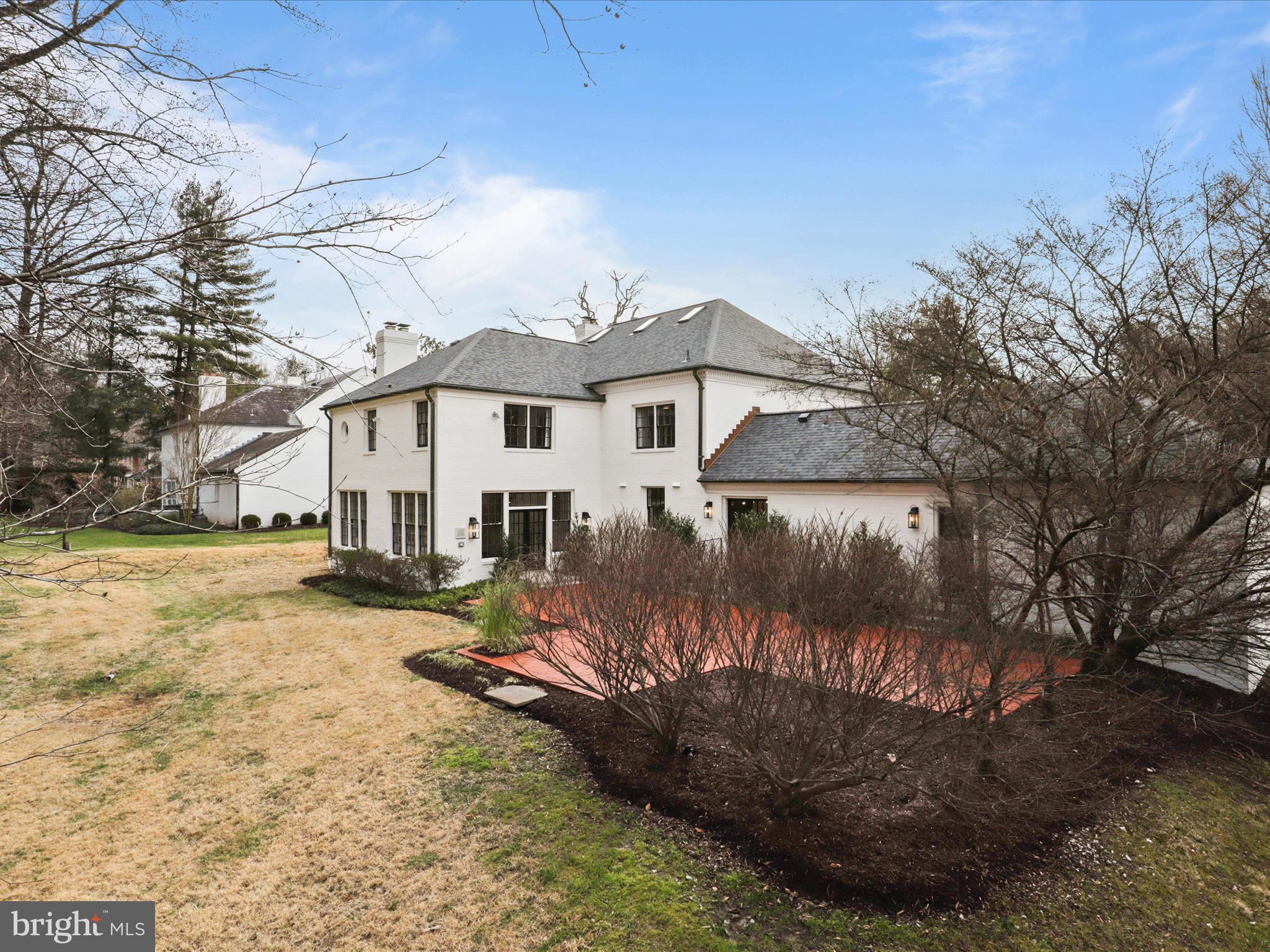 BANNOCKBURN ESTATES - Residential