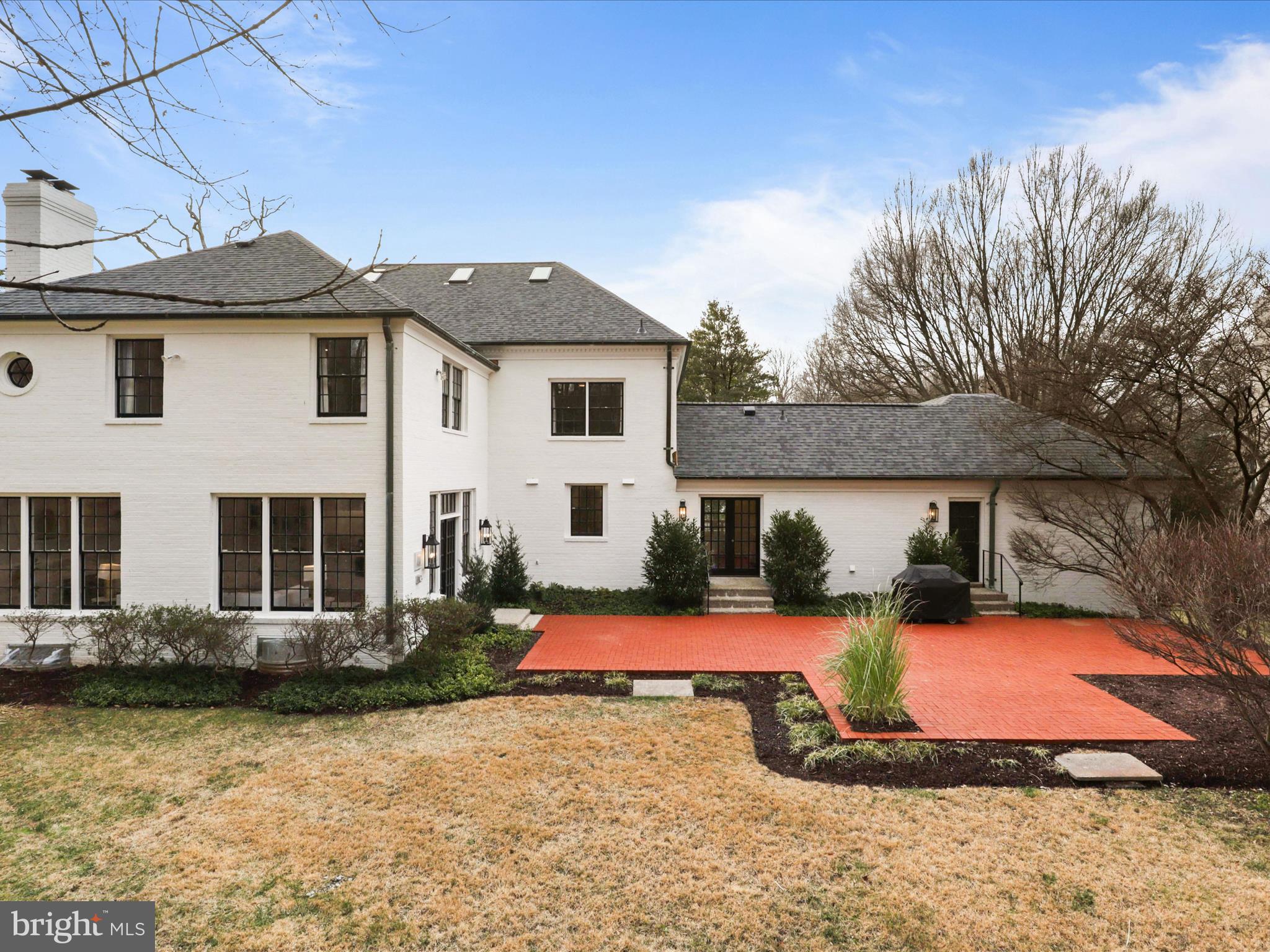 BANNOCKBURN ESTATES - Residential