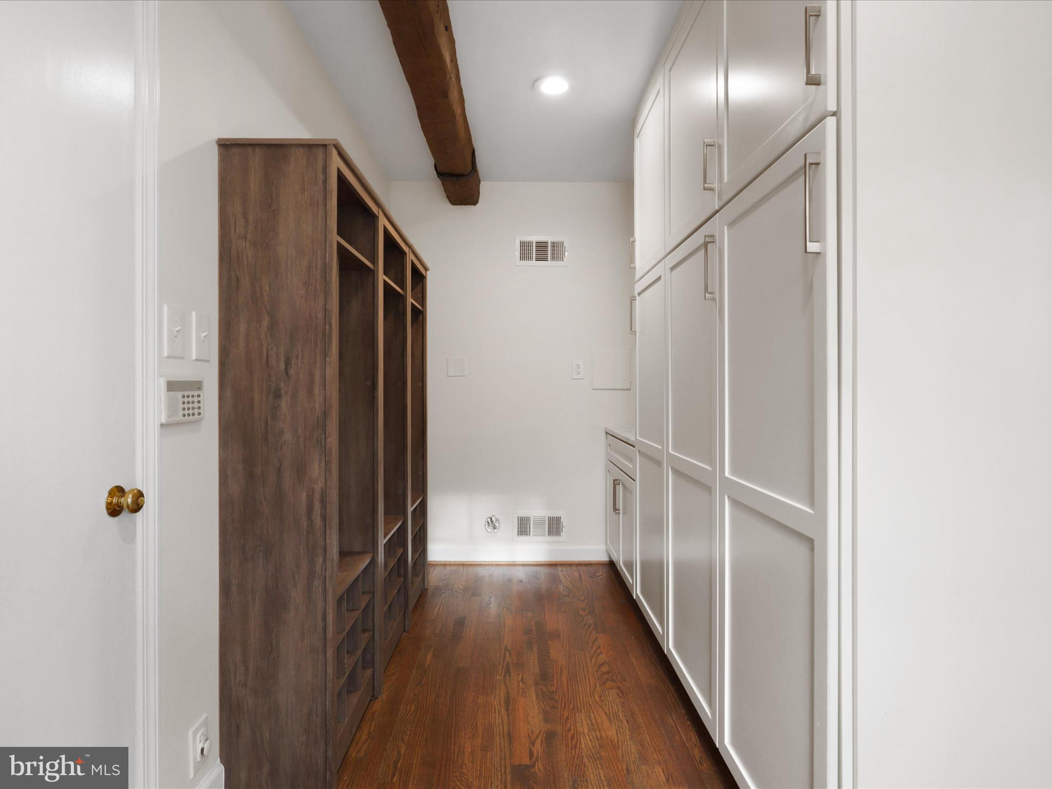 BANNOCKBURN ESTATES - Residential