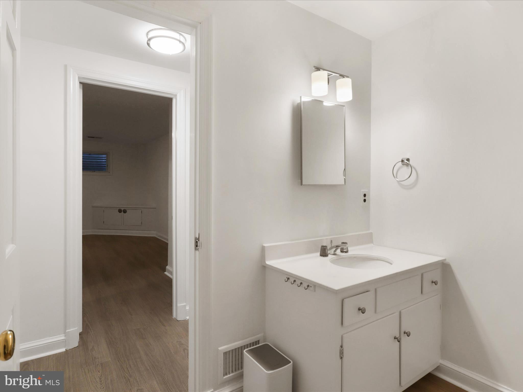 BANNOCKBURN ESTATES - Residential