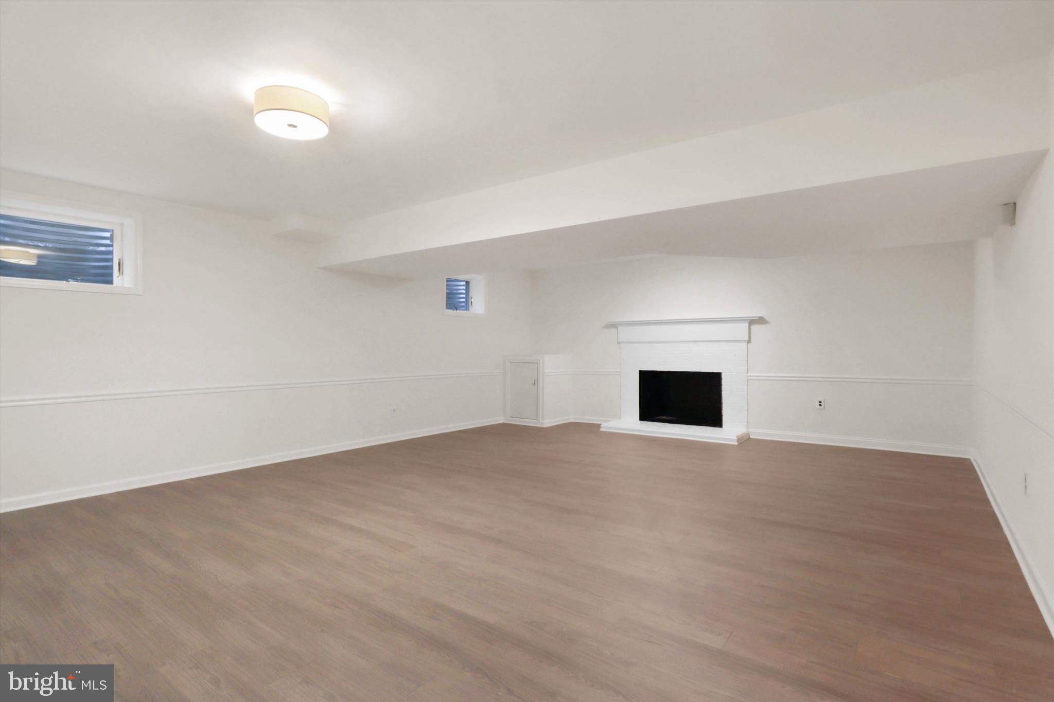 BANNOCKBURN ESTATES - Residential