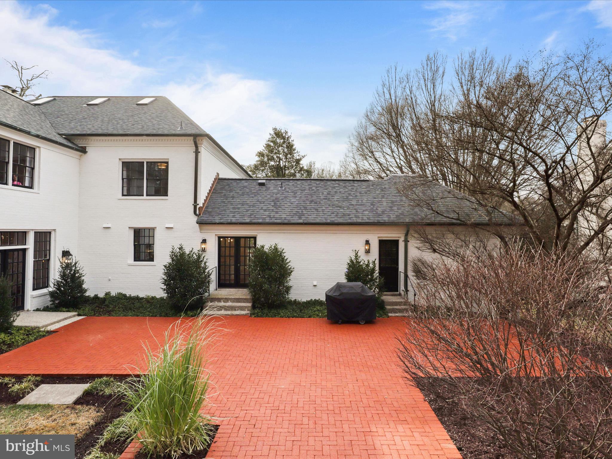 BANNOCKBURN ESTATES - Residential