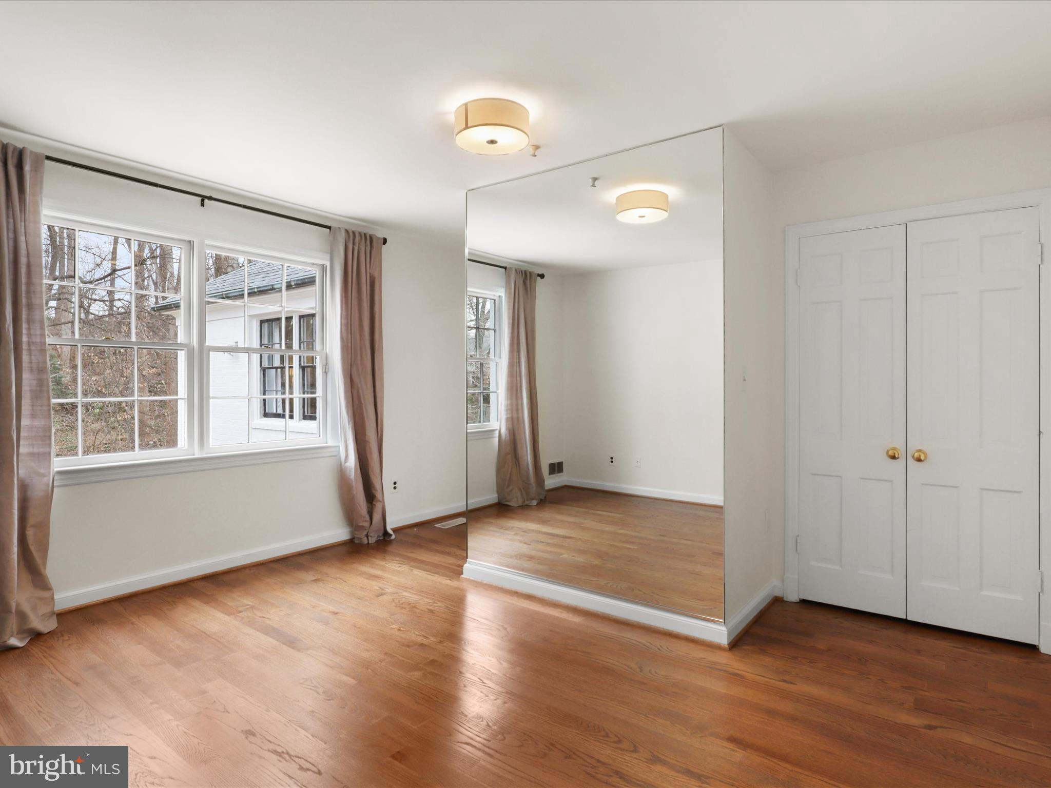 BANNOCKBURN ESTATES - Residential