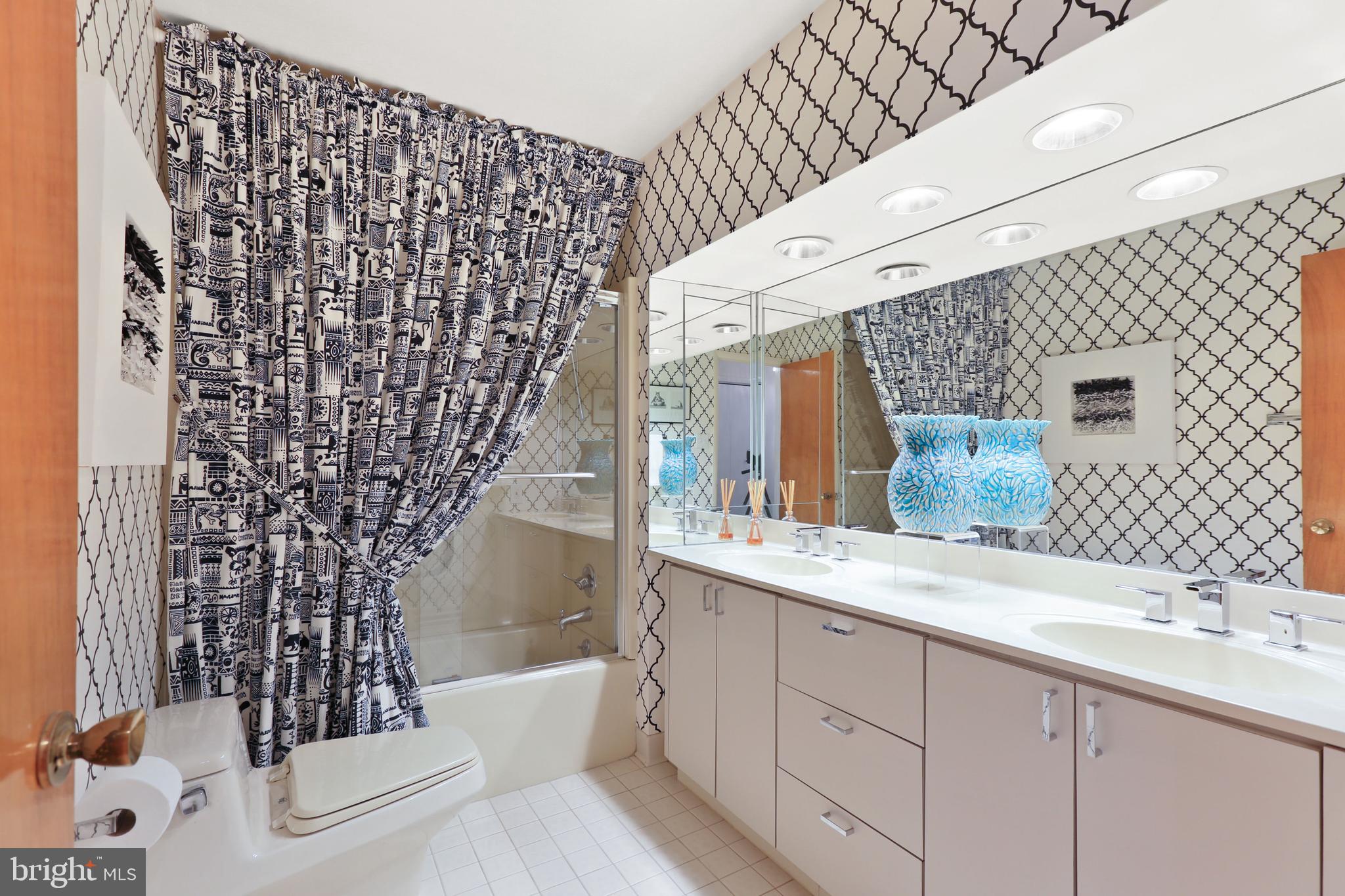 MOUNT WASHINGTON - Residential