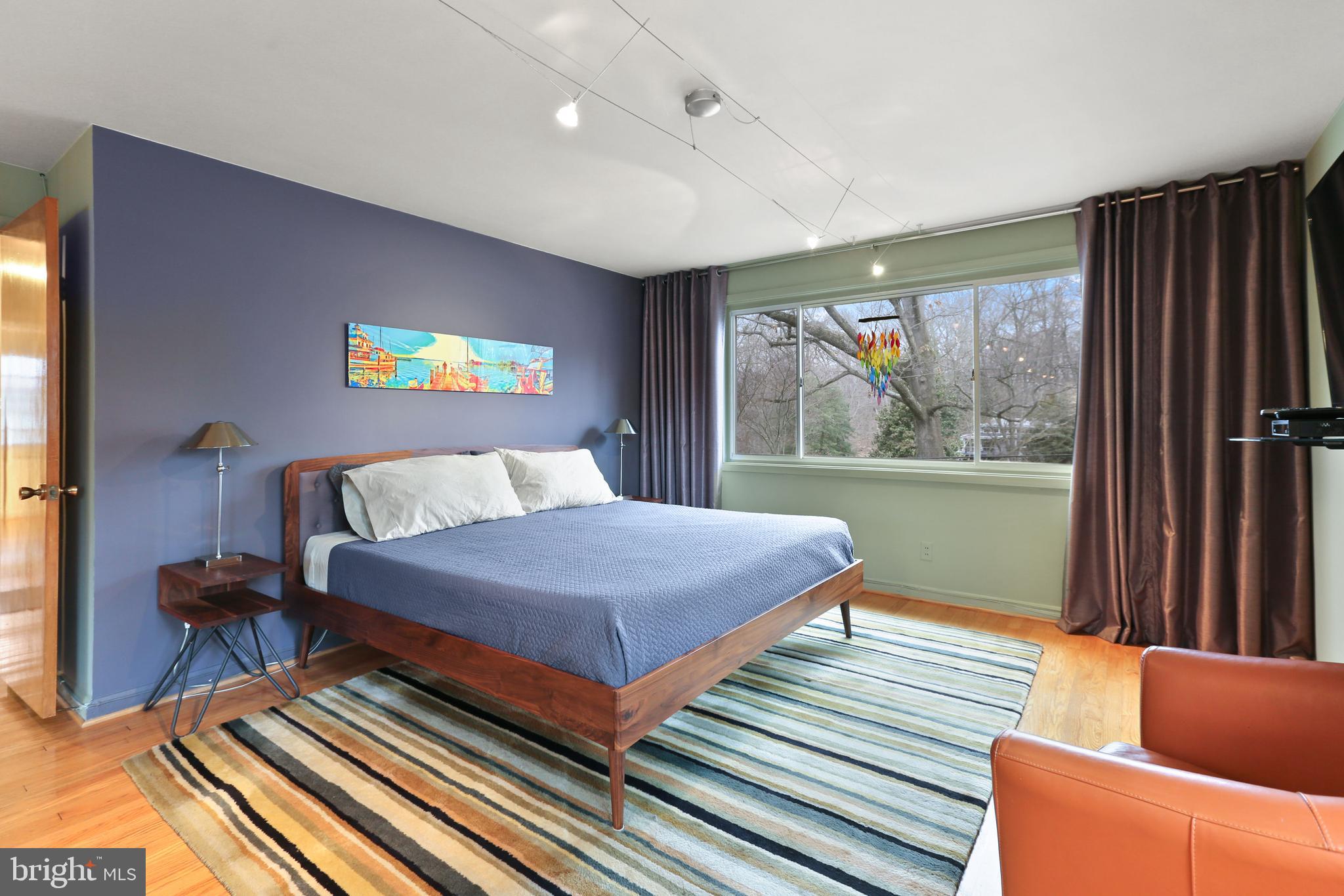 MOUNT WASHINGTON - Residential