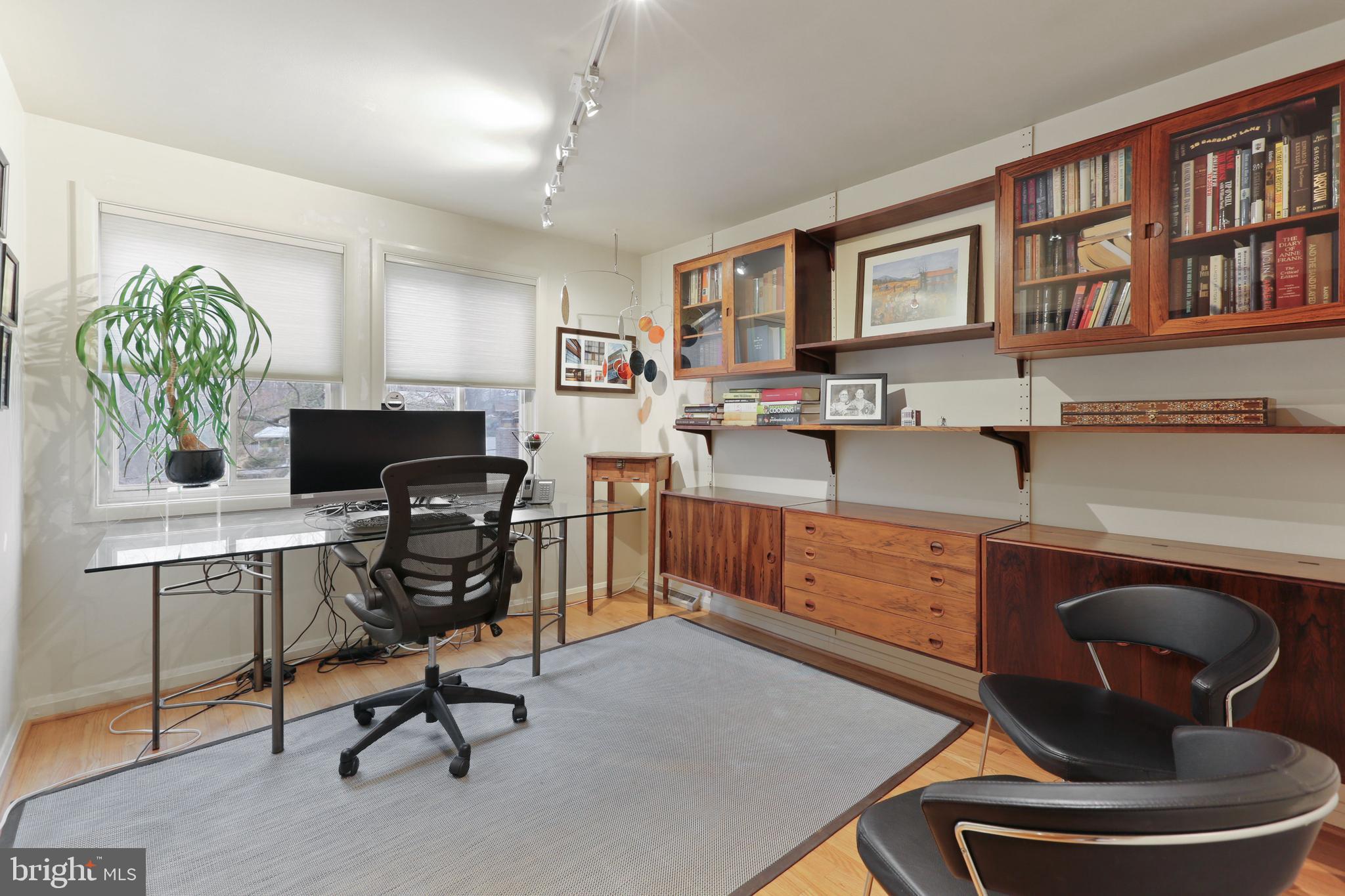 MOUNT WASHINGTON - Residential