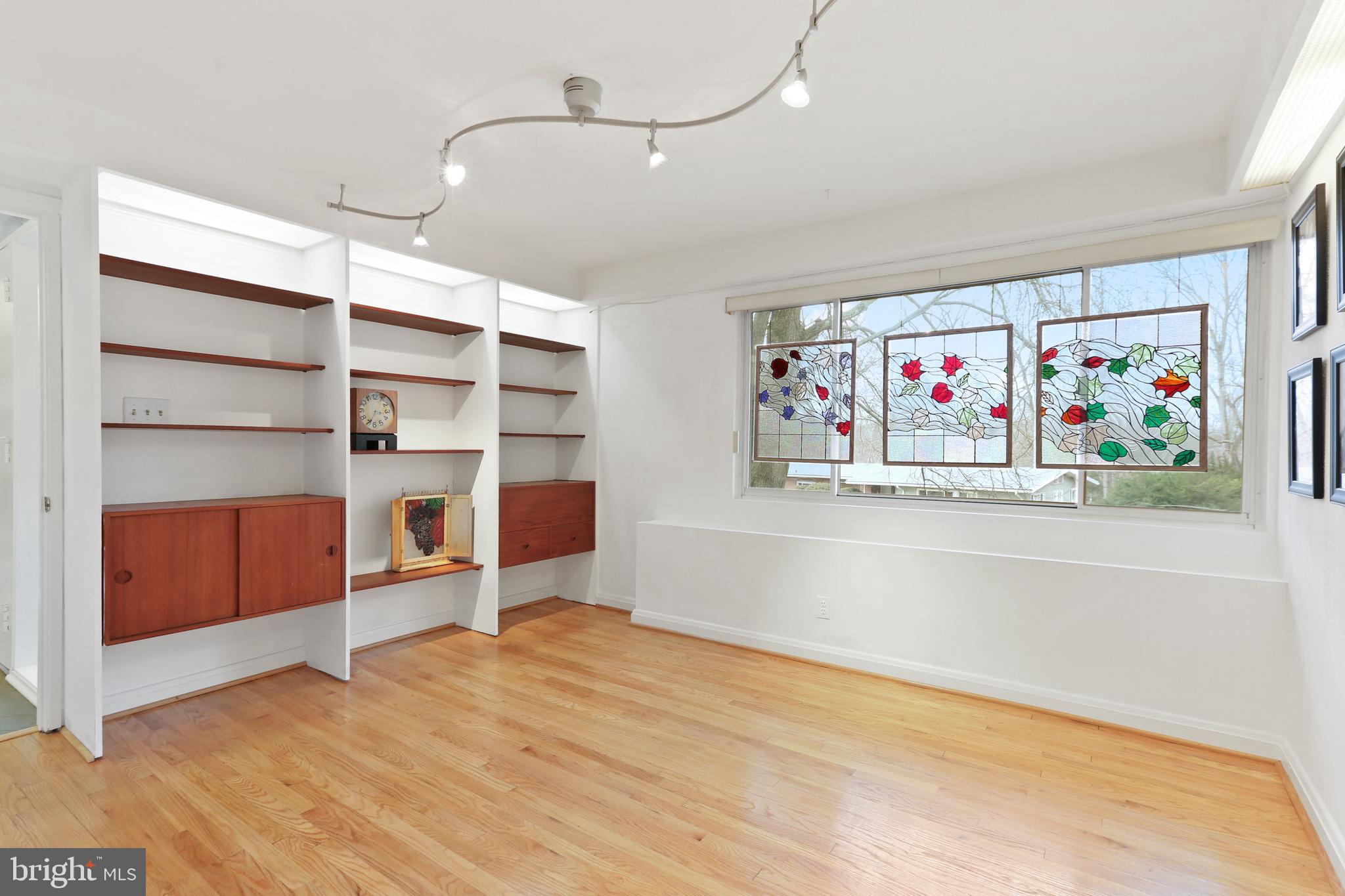 MOUNT WASHINGTON - Residential