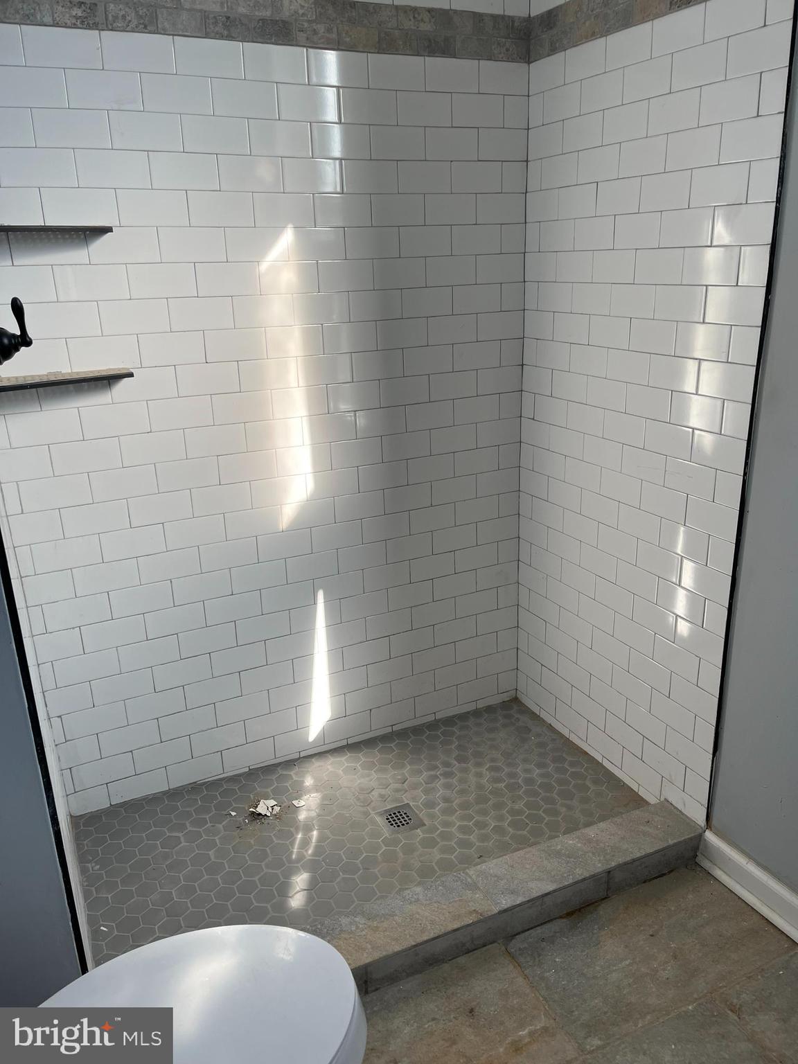 PORT RICHMOND - Residential Lease