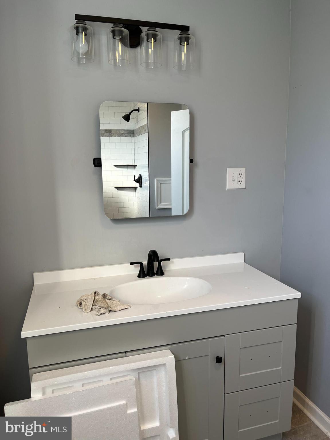 PORT RICHMOND - Residential Lease