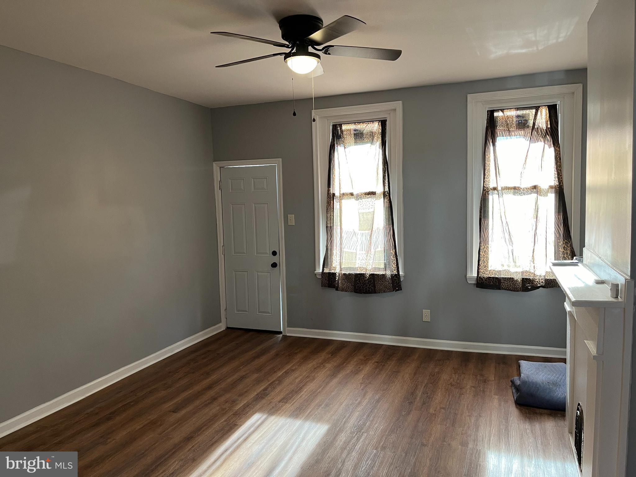 PORT RICHMOND - Residential Lease
