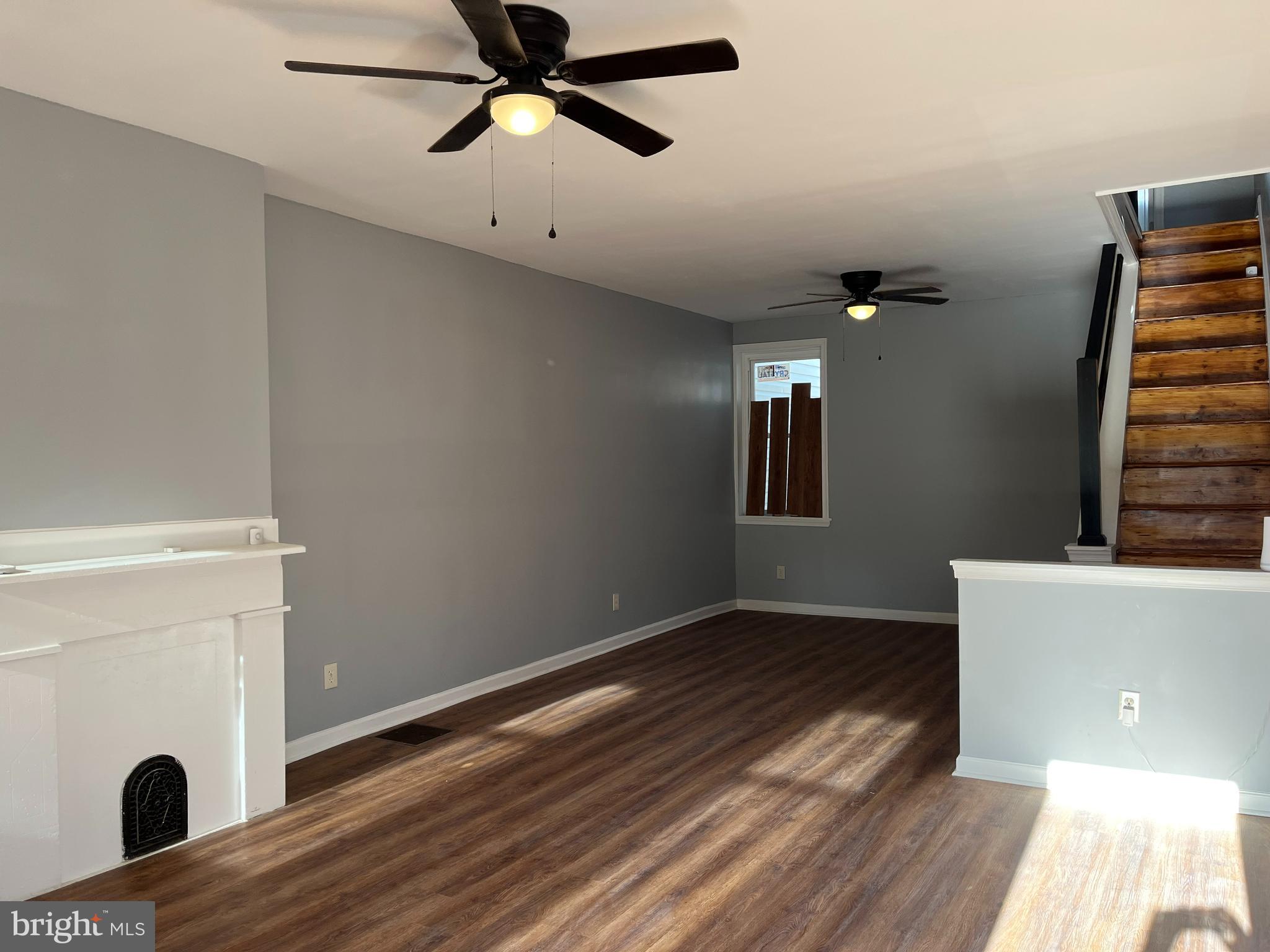 PORT RICHMOND - Residential Lease
