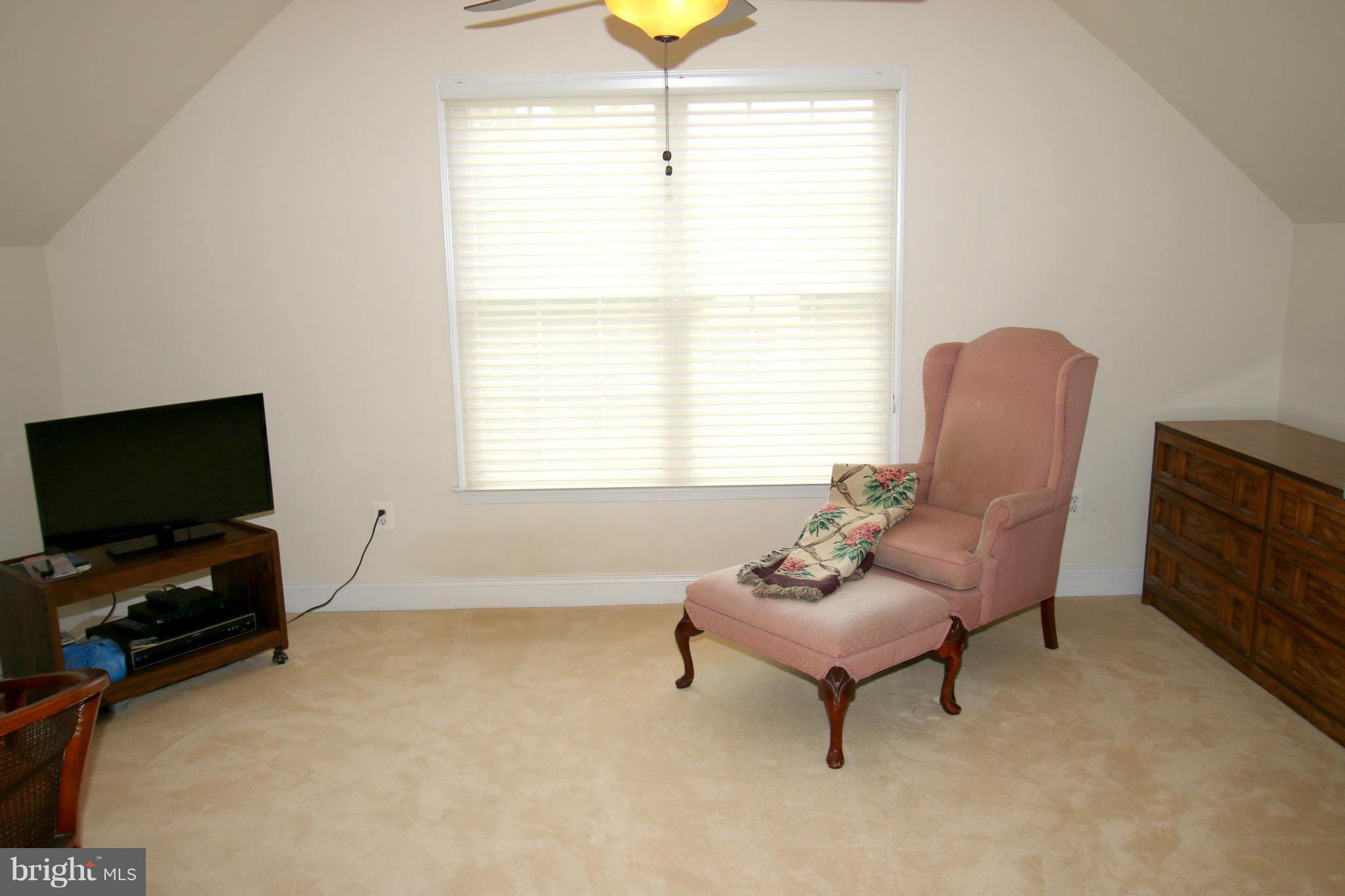 SOUTH RIDING - Residential