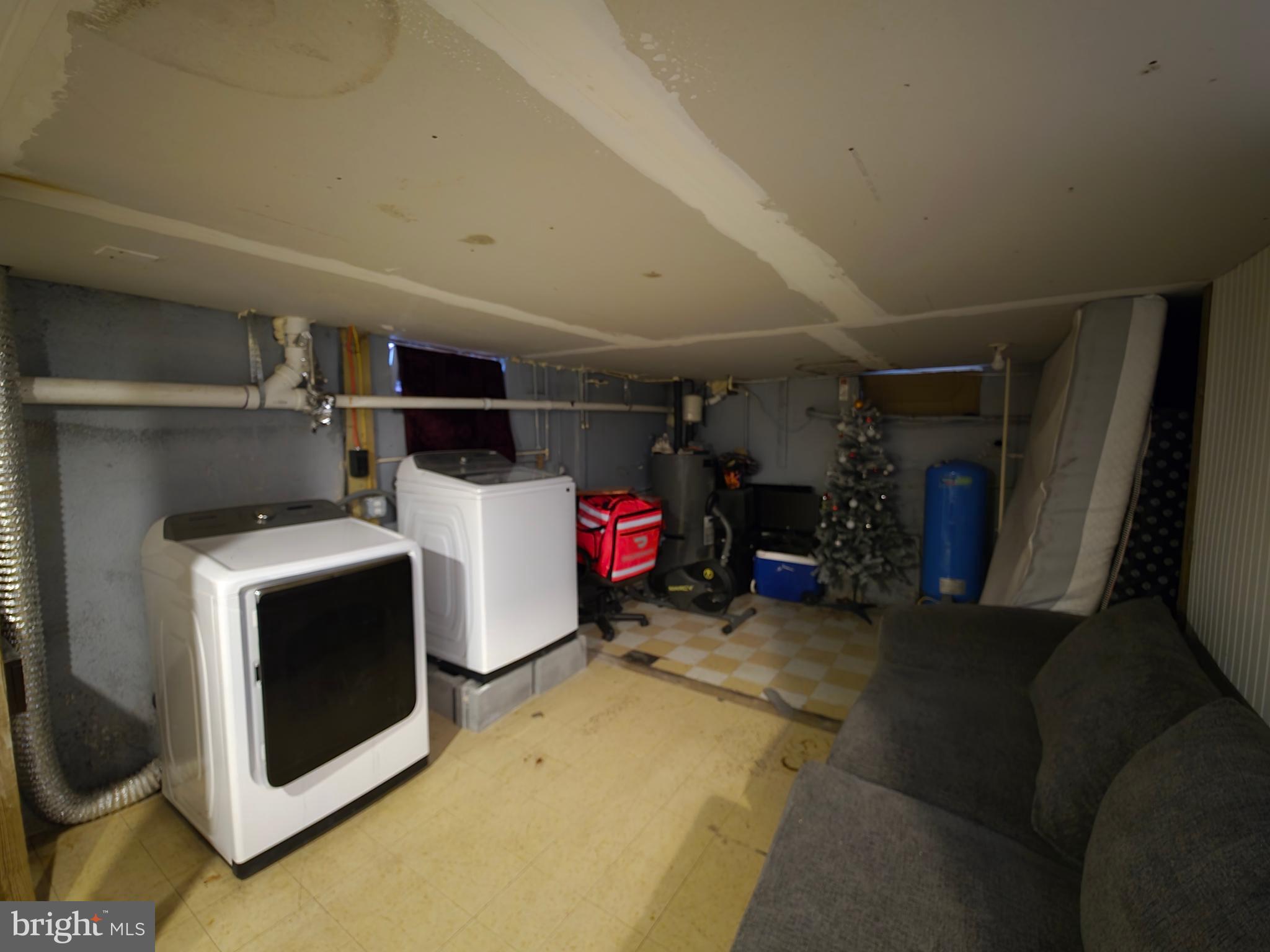 BENSVILLE - Residential