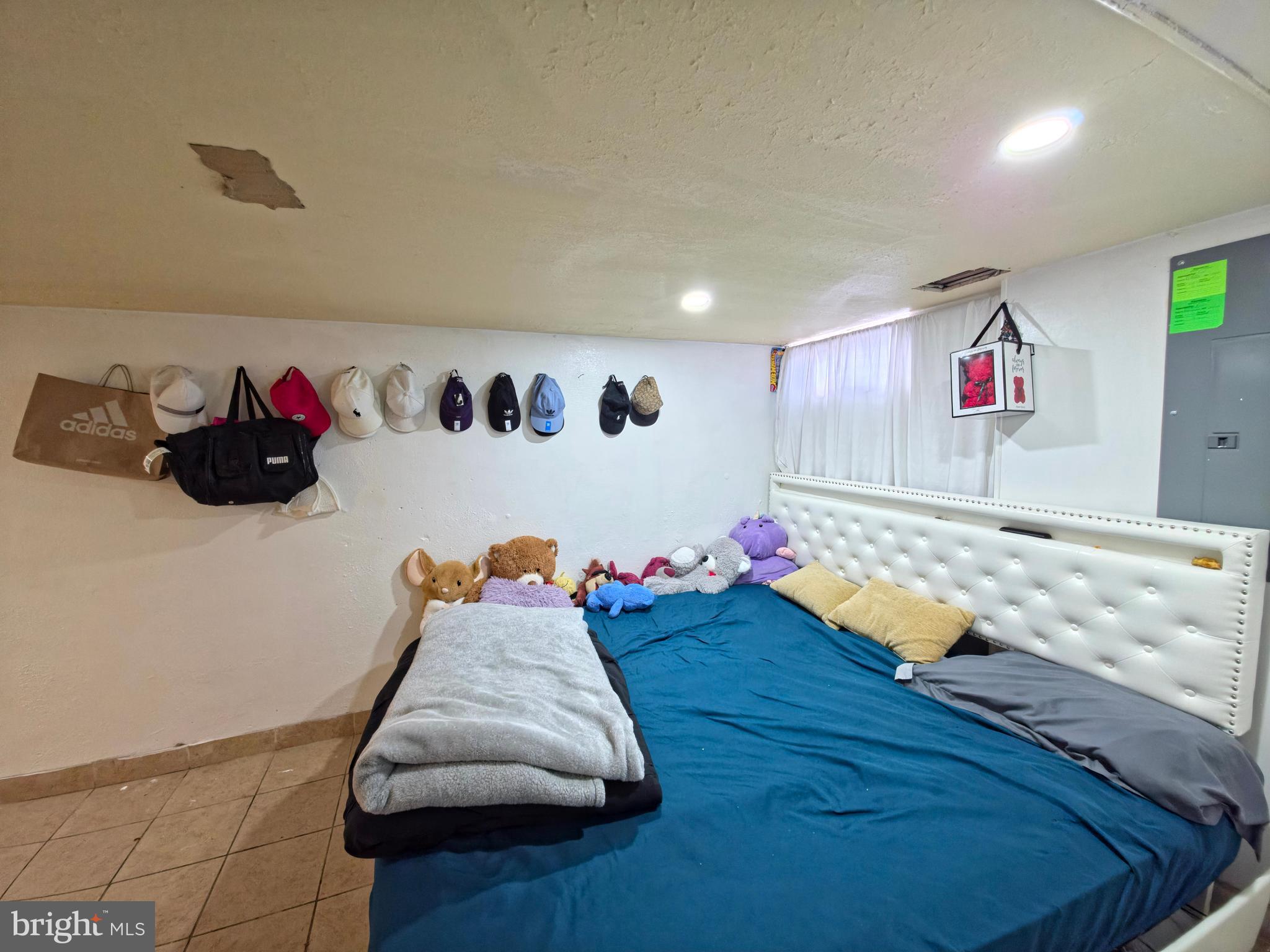 BENSVILLE - Residential