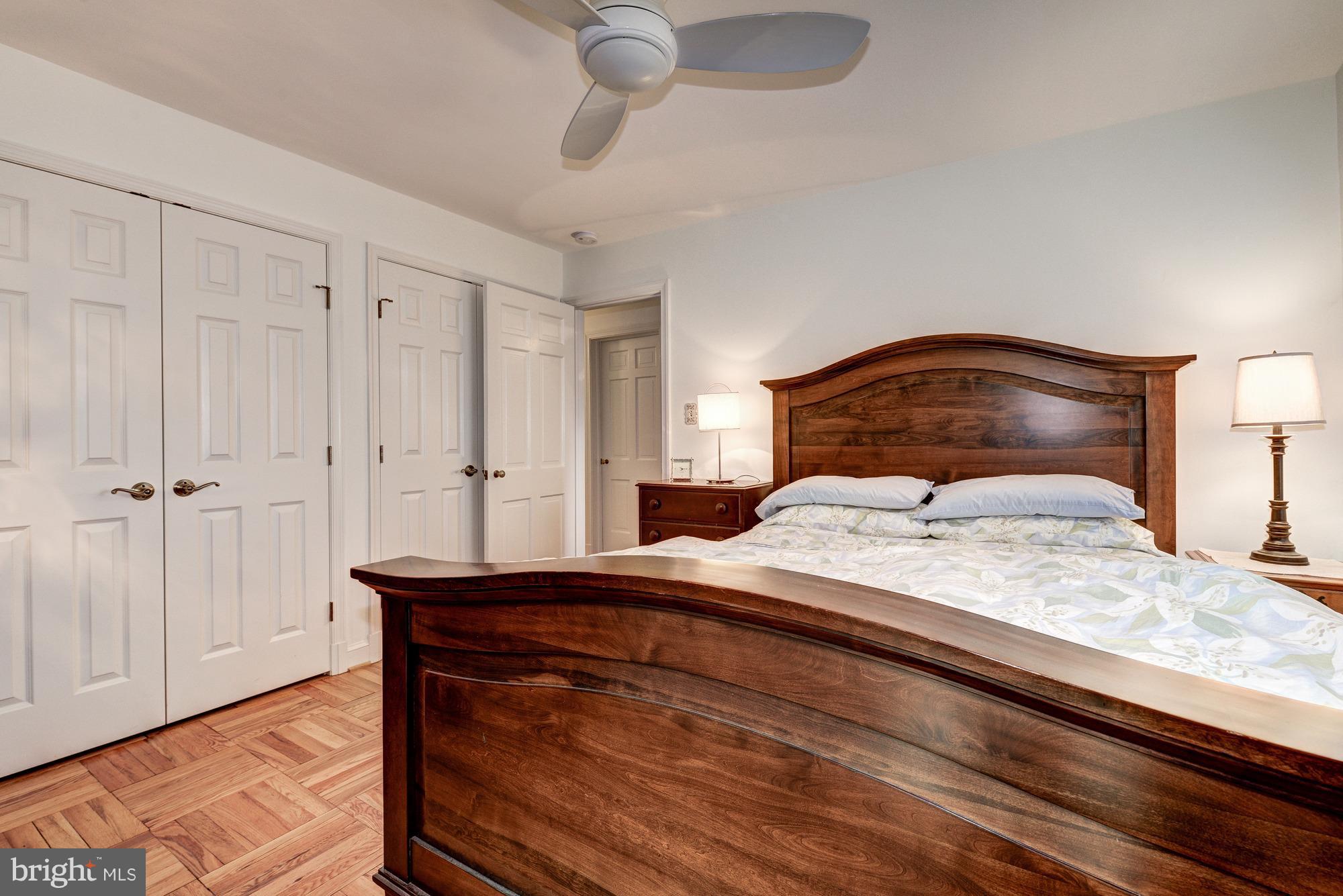 COUNTRY CLUB MANOR - Residential Lease