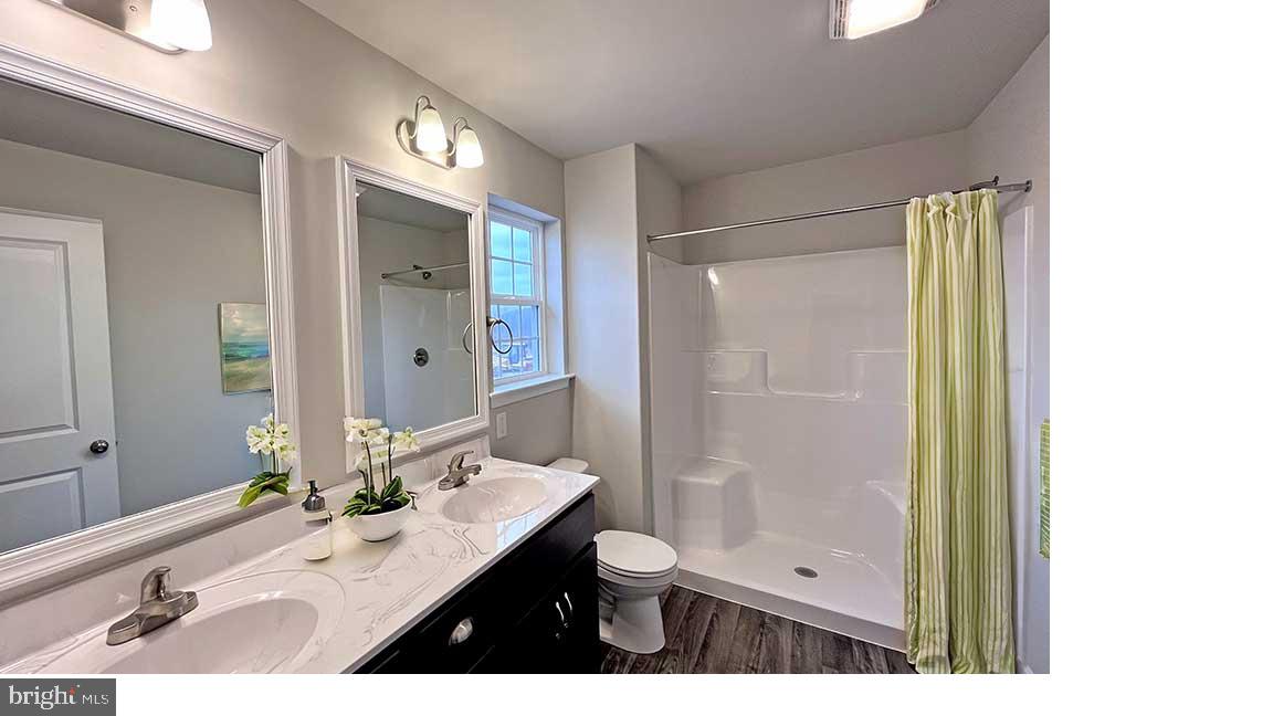 MCINTOSH FARMS - Residential