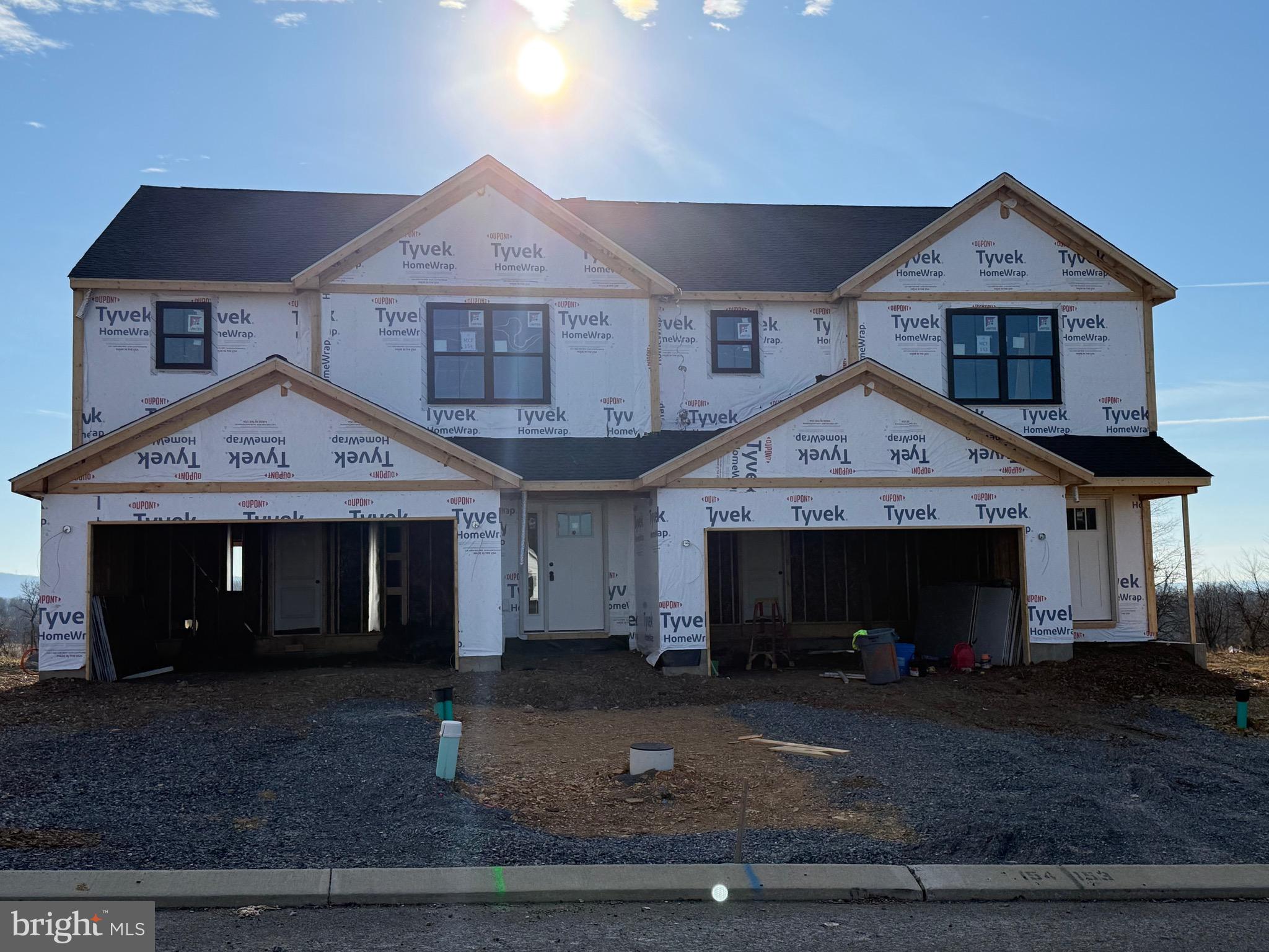 MCINTOSH FARMS - Residential