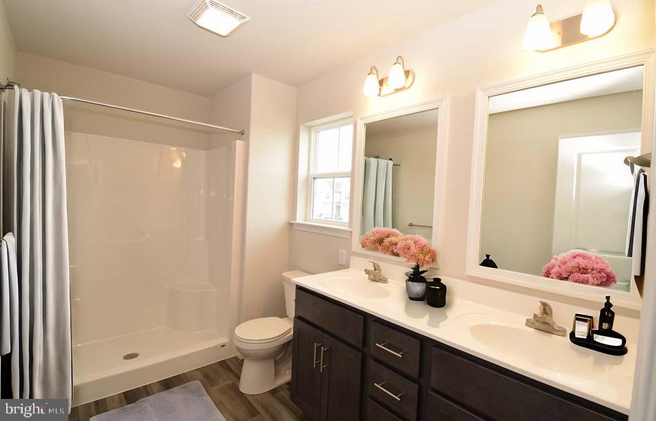 MCINTOSH FARMS - Residential