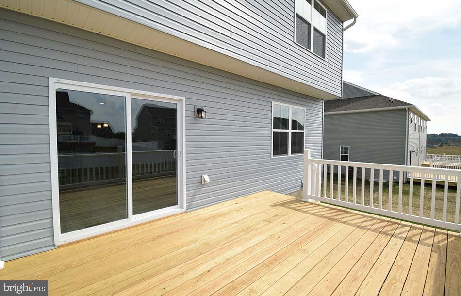 MCINTOSH FARMS - Residential