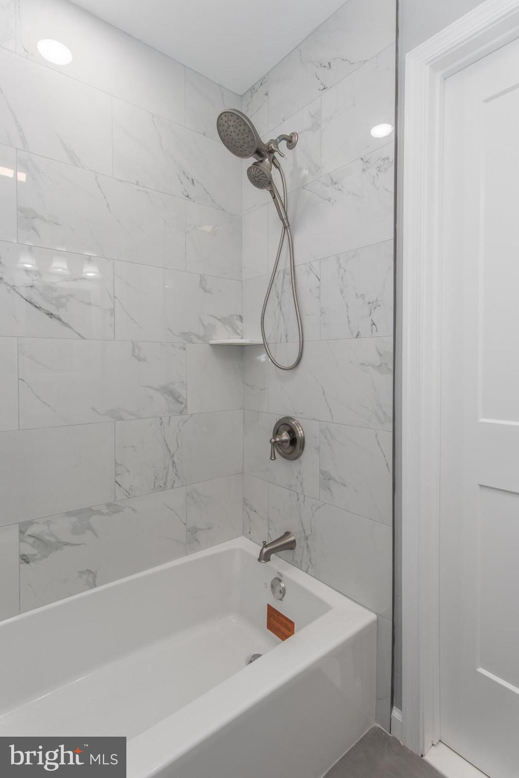BLOOMSDALE GDNS - Residential