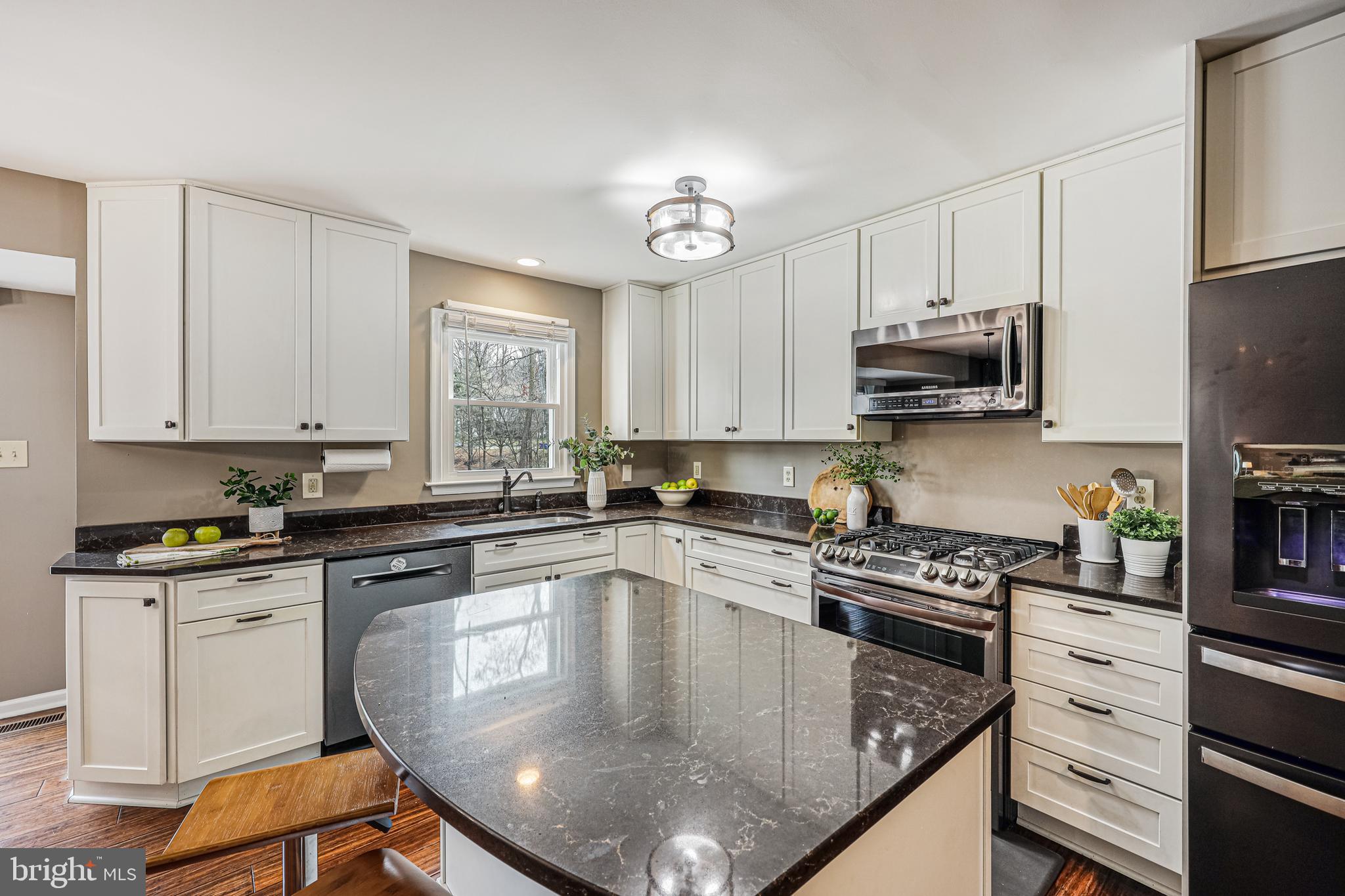 WARFIELDS RANGE - Residential