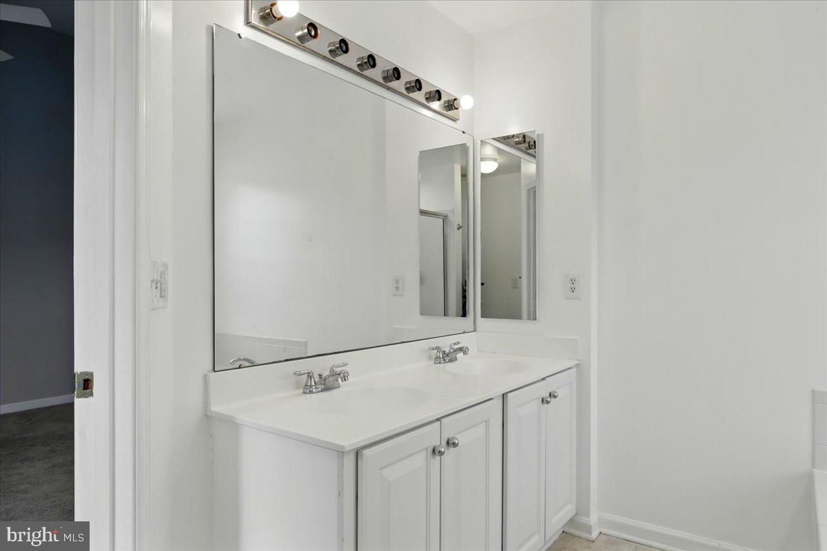 STRATFORD - Residential Lease