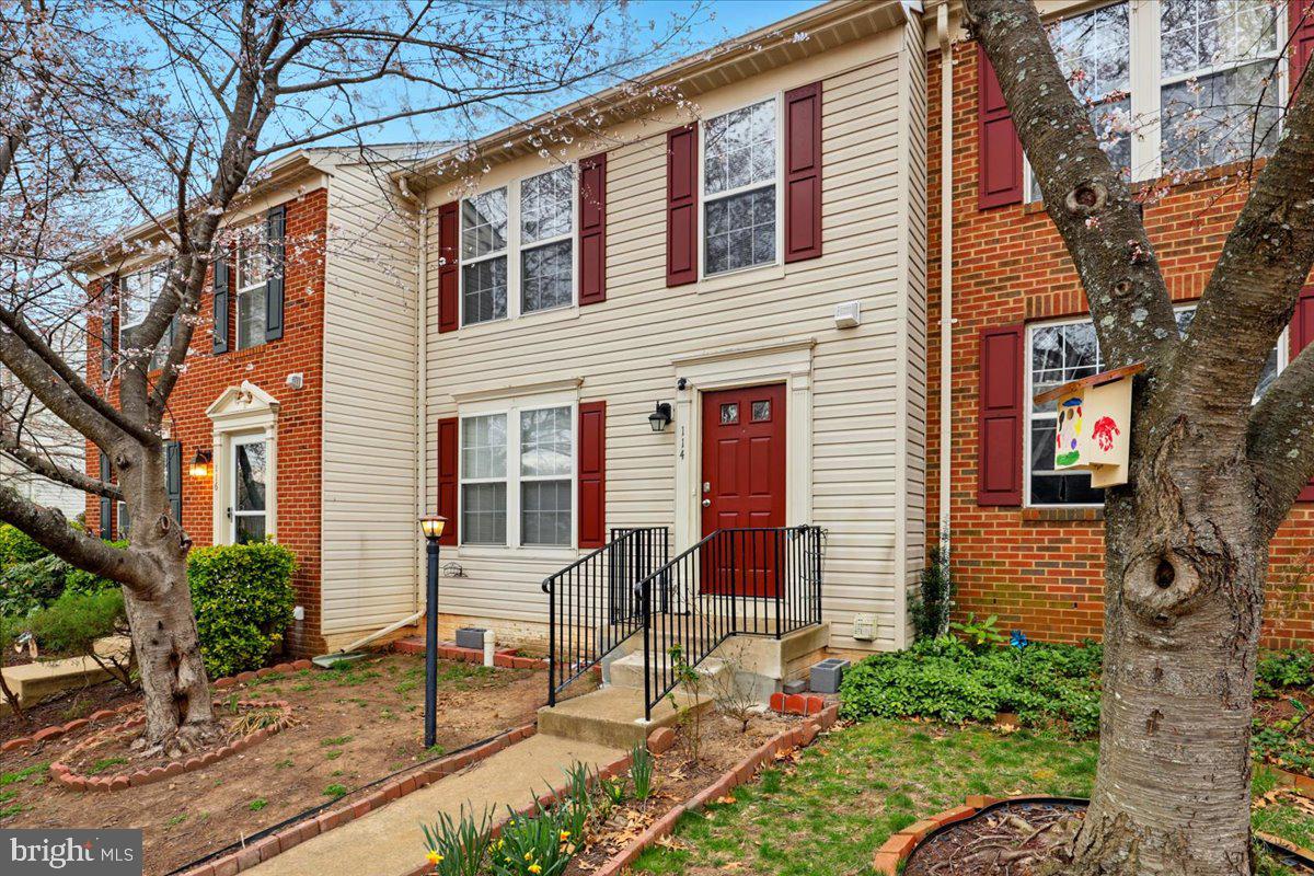 STRATFORD - Residential Lease