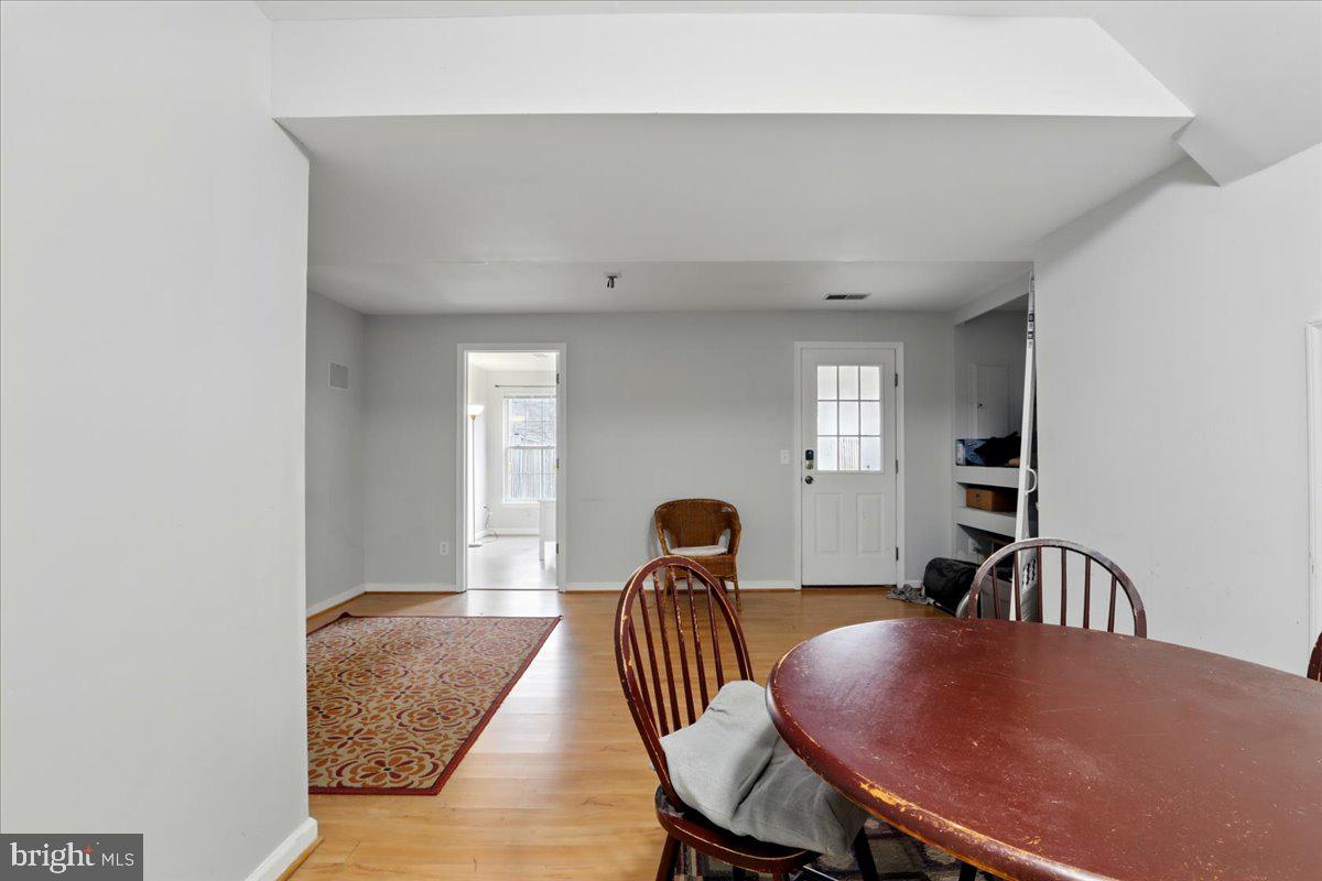 STRATFORD - Residential Lease