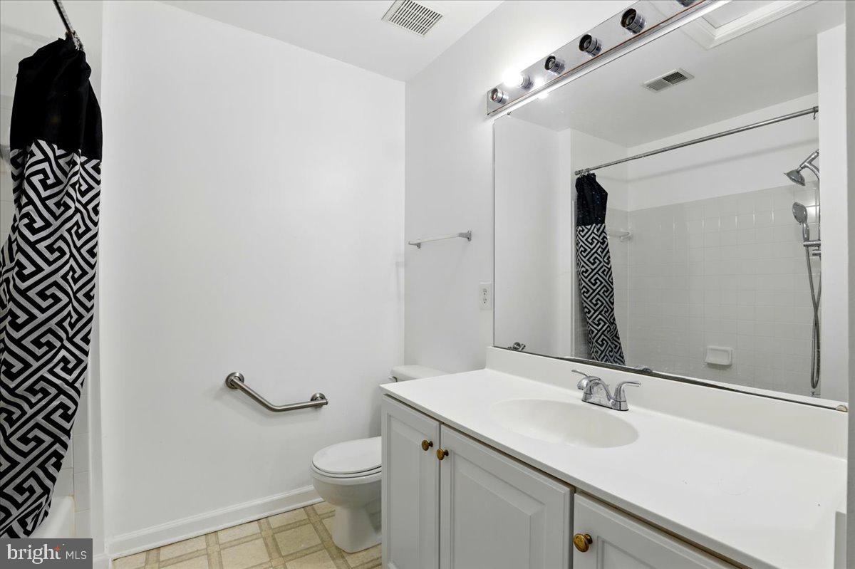 STRATFORD - Residential Lease