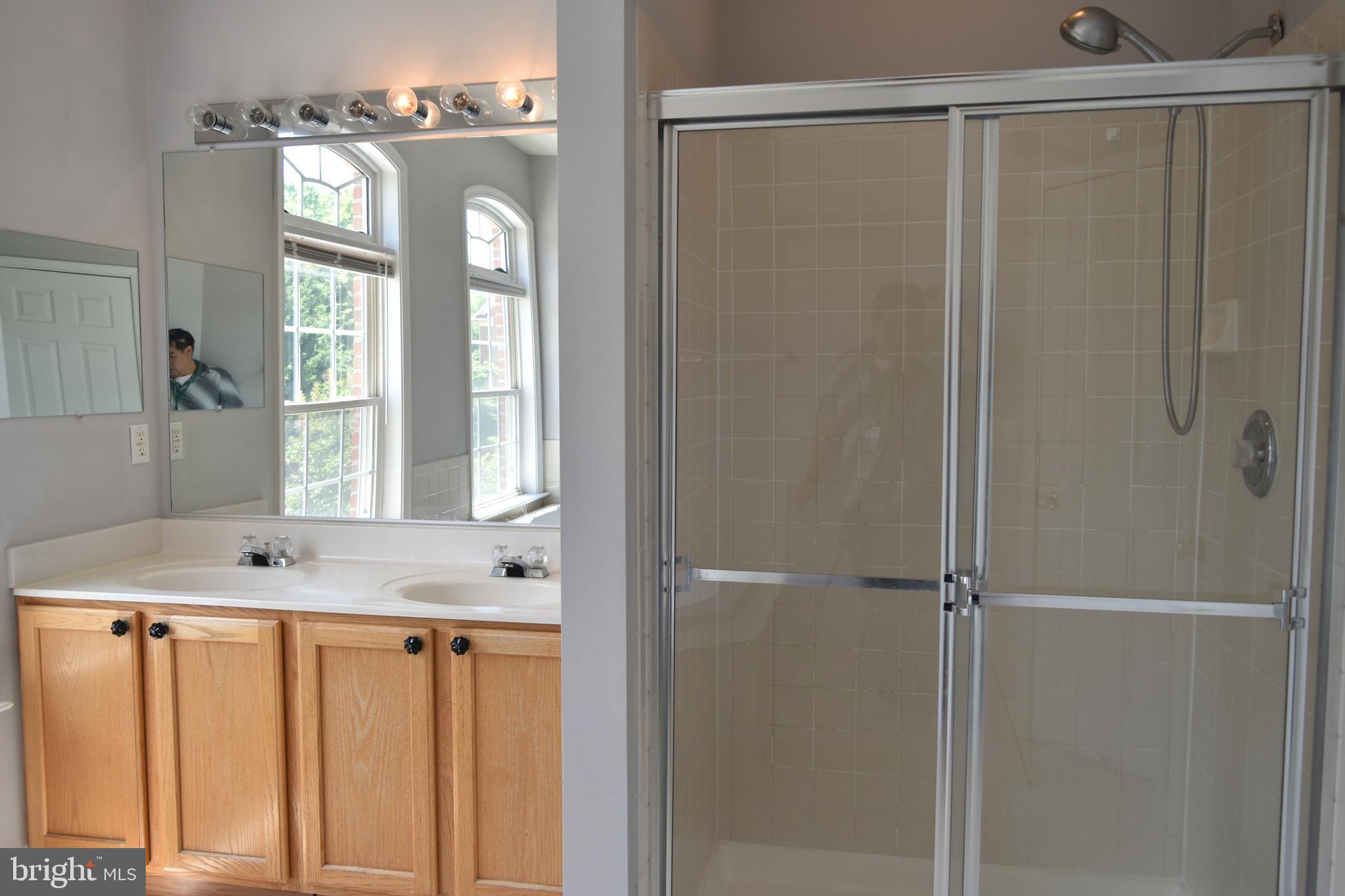 MEDINAH HOMES - Residential Lease