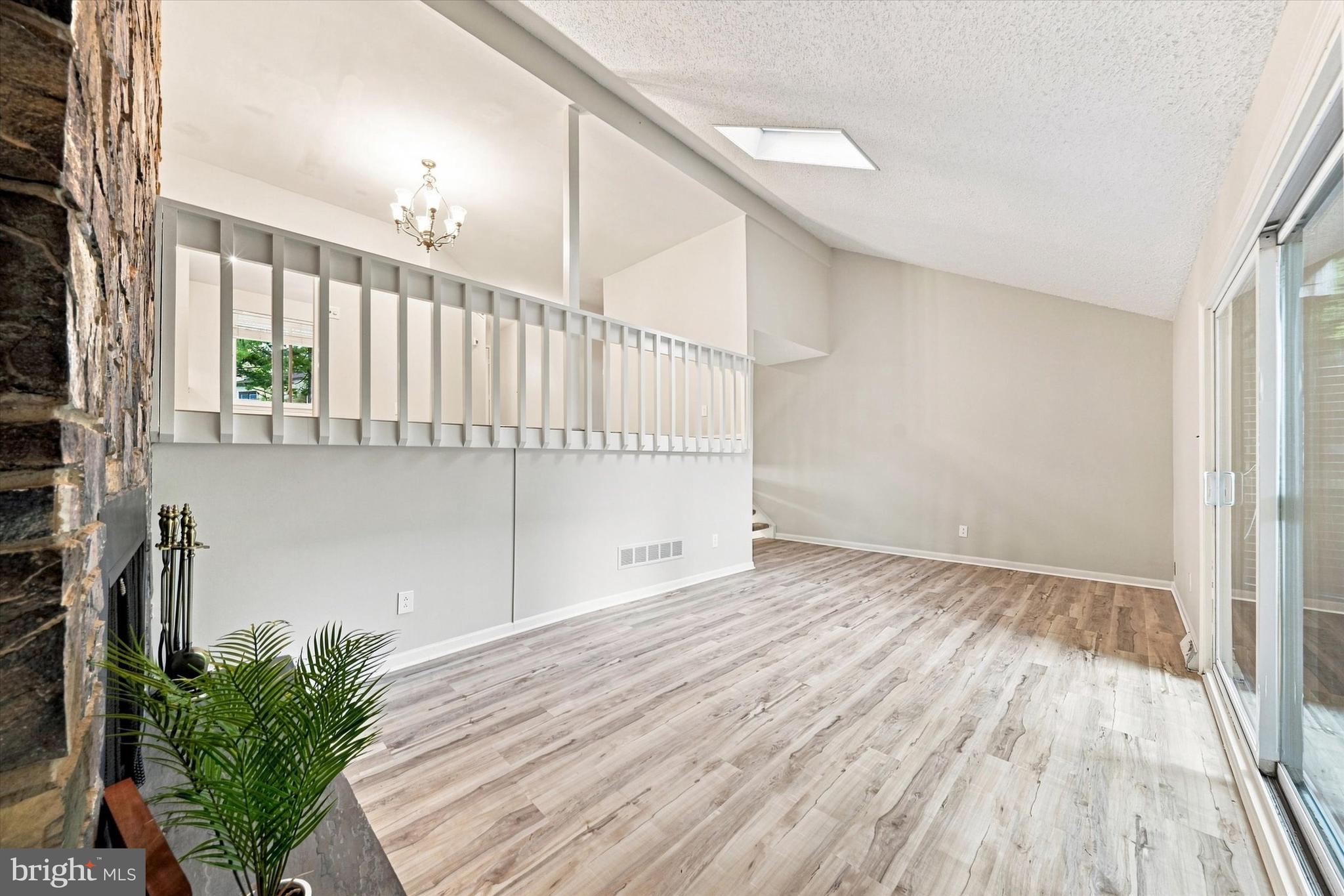 5421 DORAL DRIVE