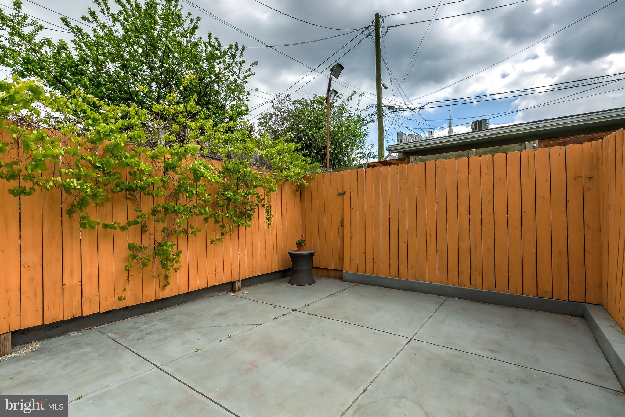 HIGHLANDTOWN - Residential