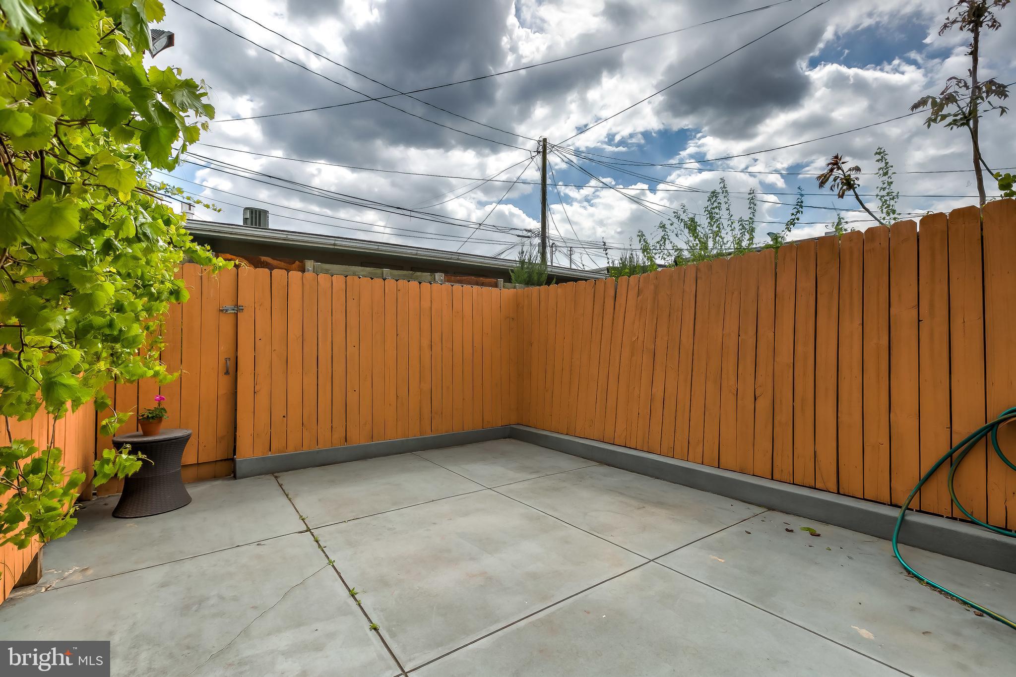 HIGHLANDTOWN - Residential