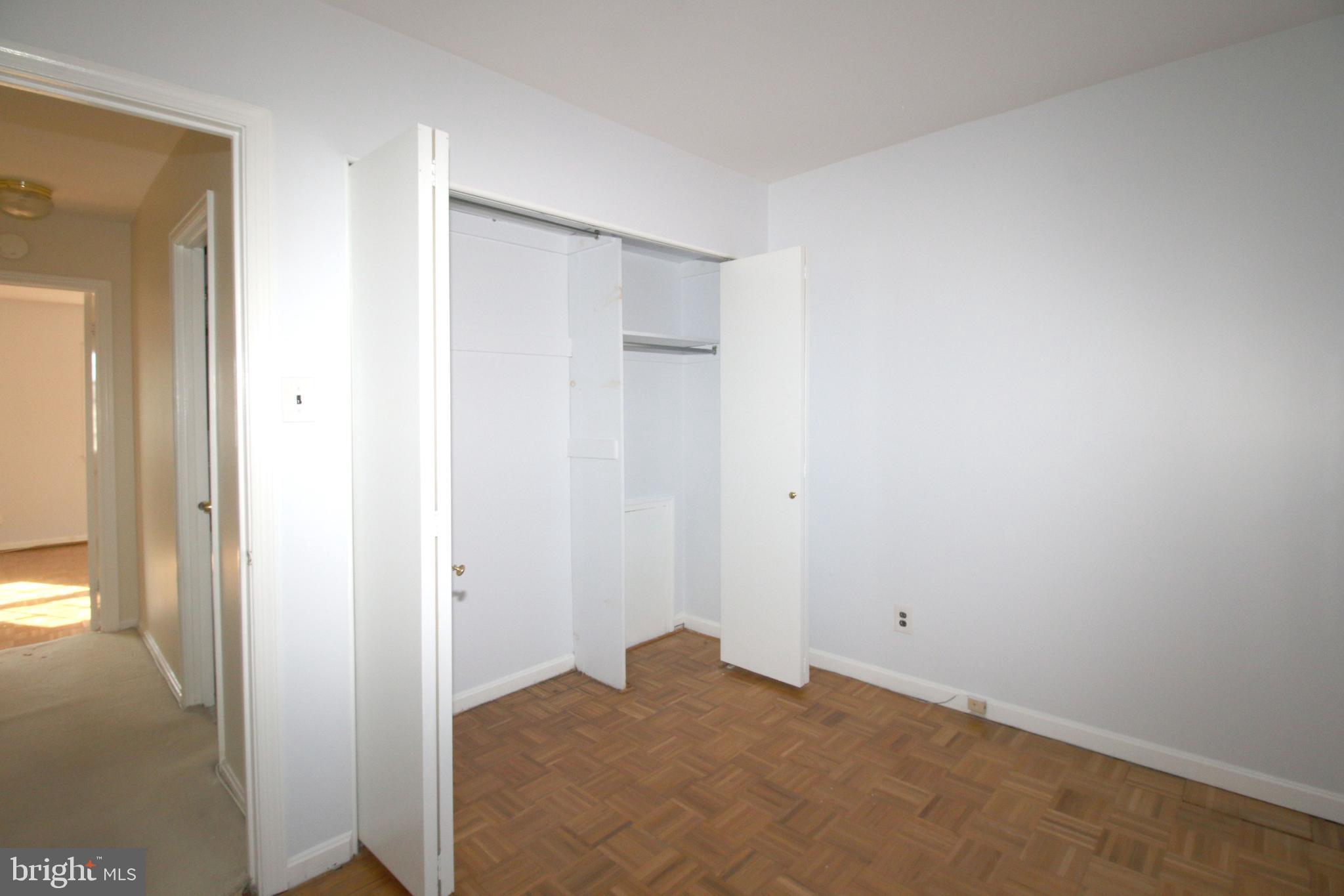 LONDON TOWNE - Residential