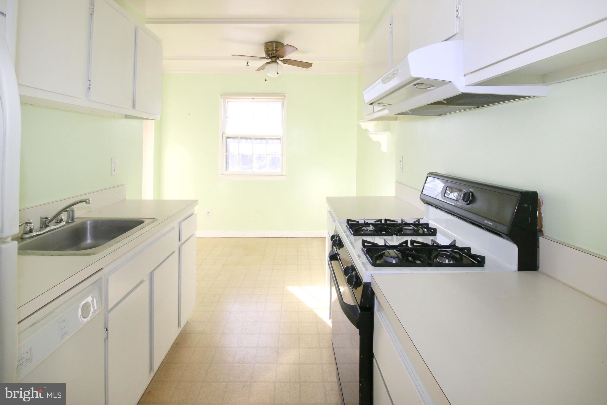 LONDON TOWNE - Residential