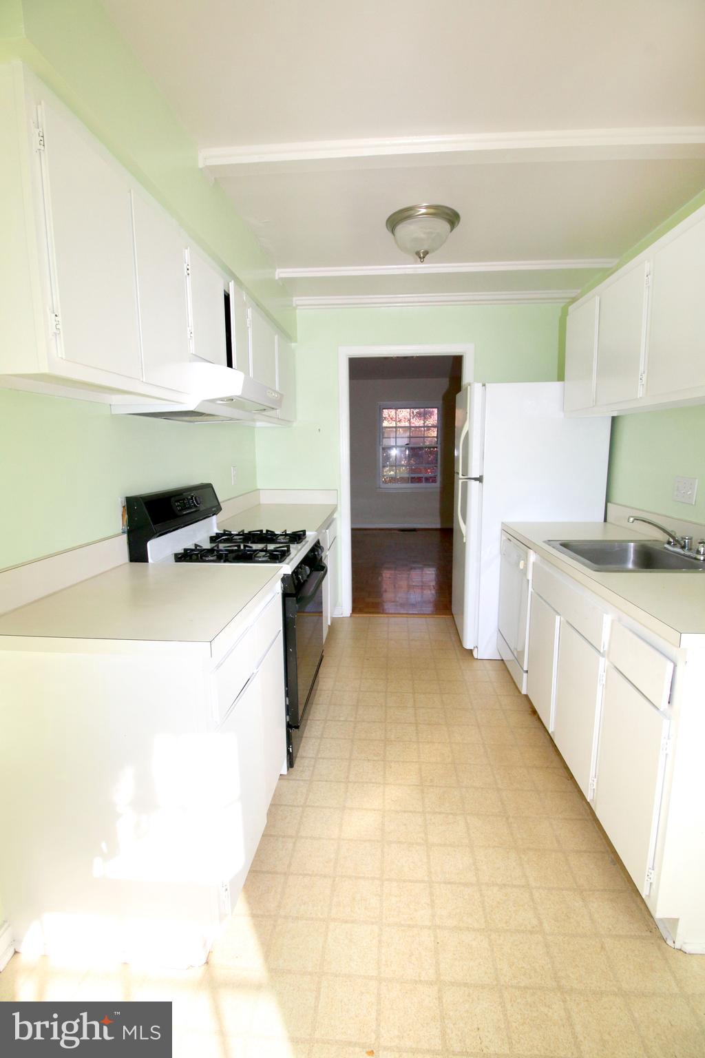 LONDON TOWNE - Residential