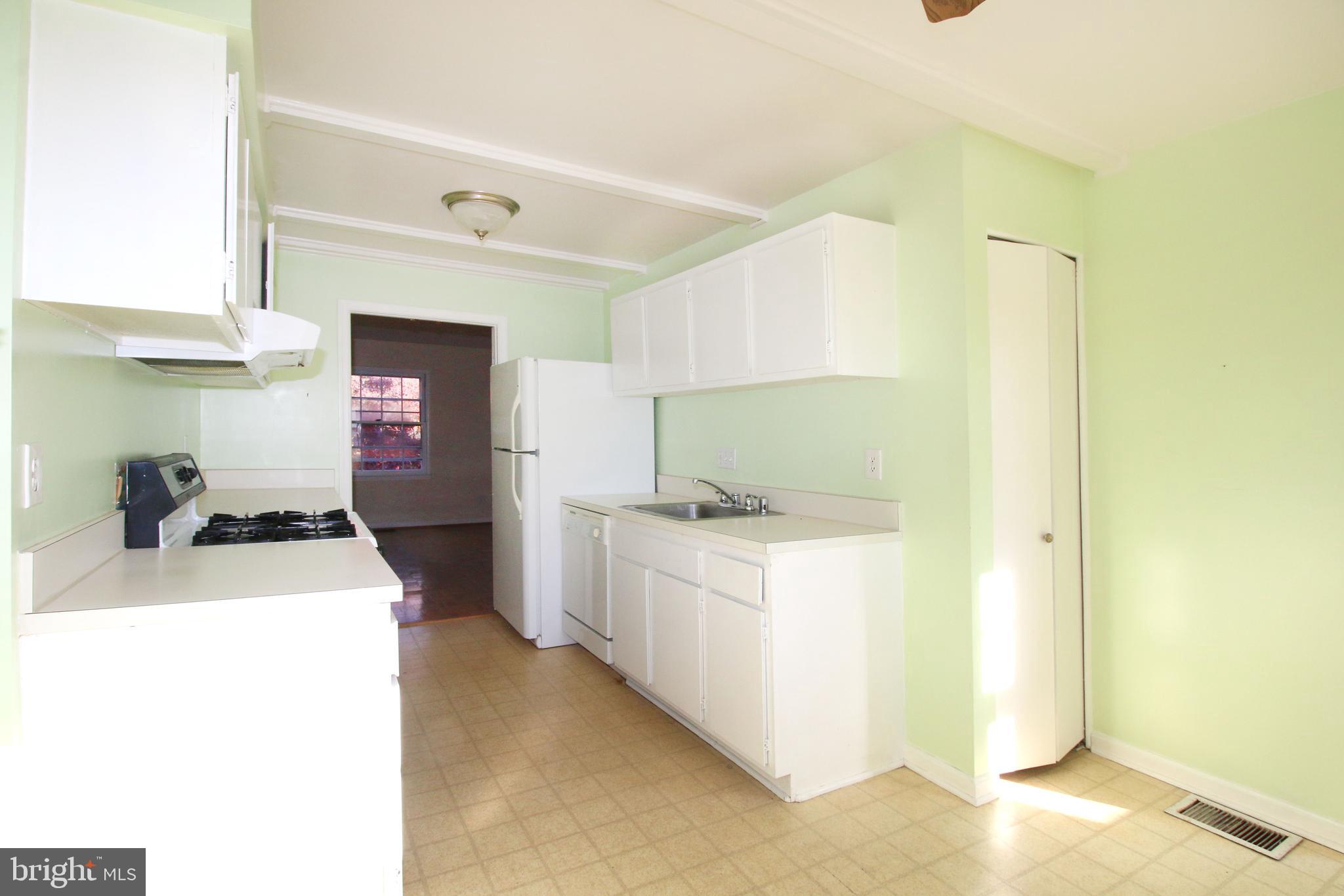 LONDON TOWNE - Residential