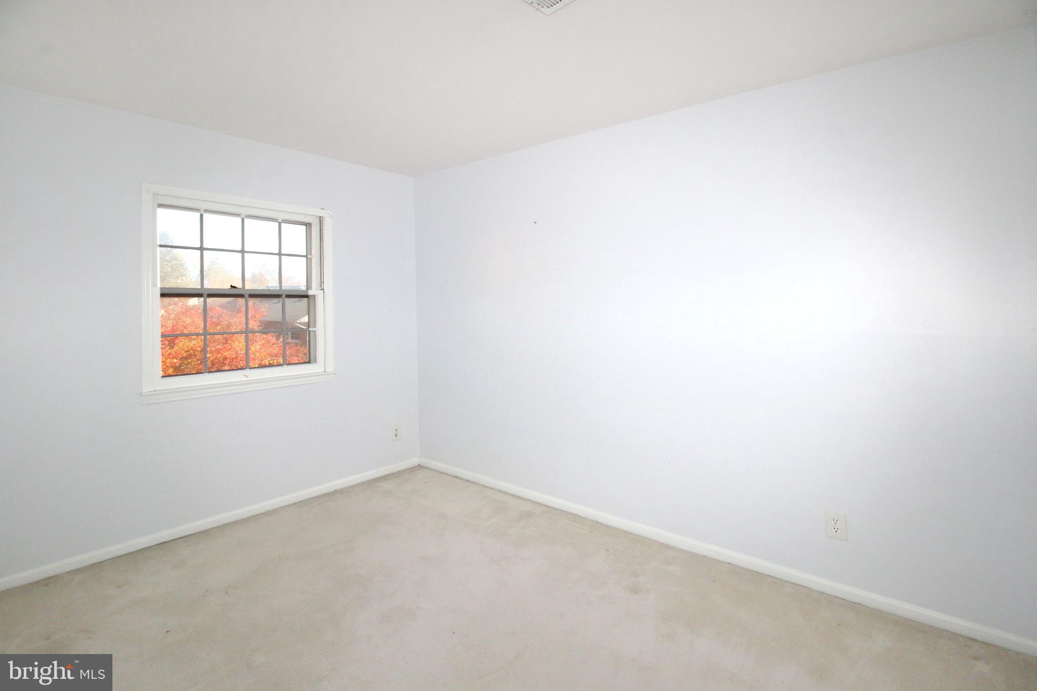 LONDON TOWNE - Residential