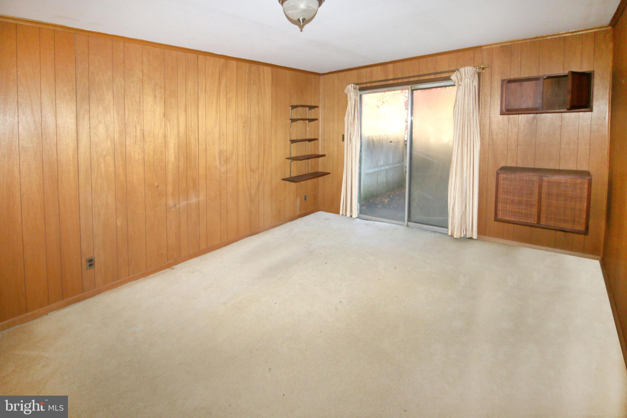 LONDON TOWNE - Residential