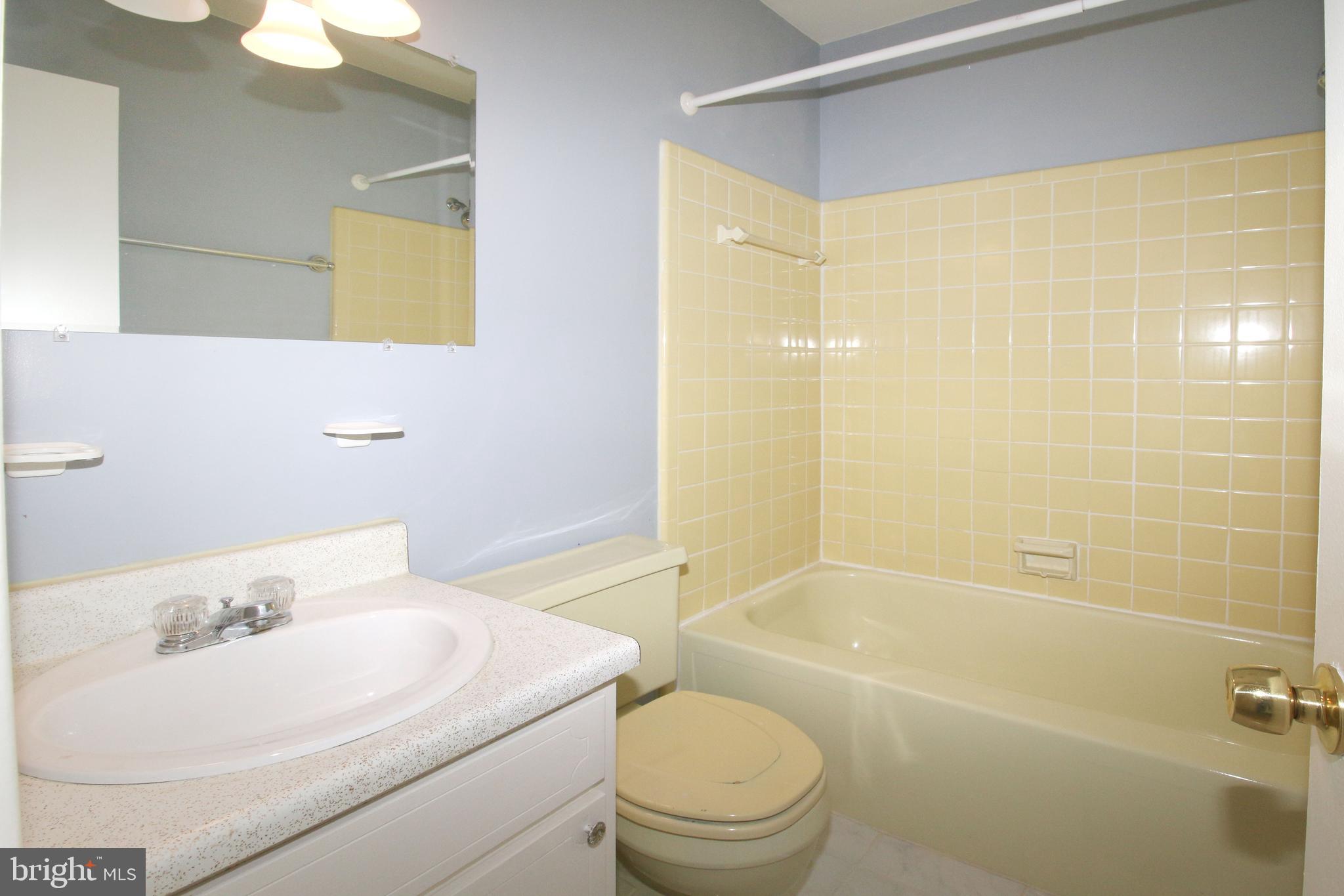 LONDON TOWNE - Residential