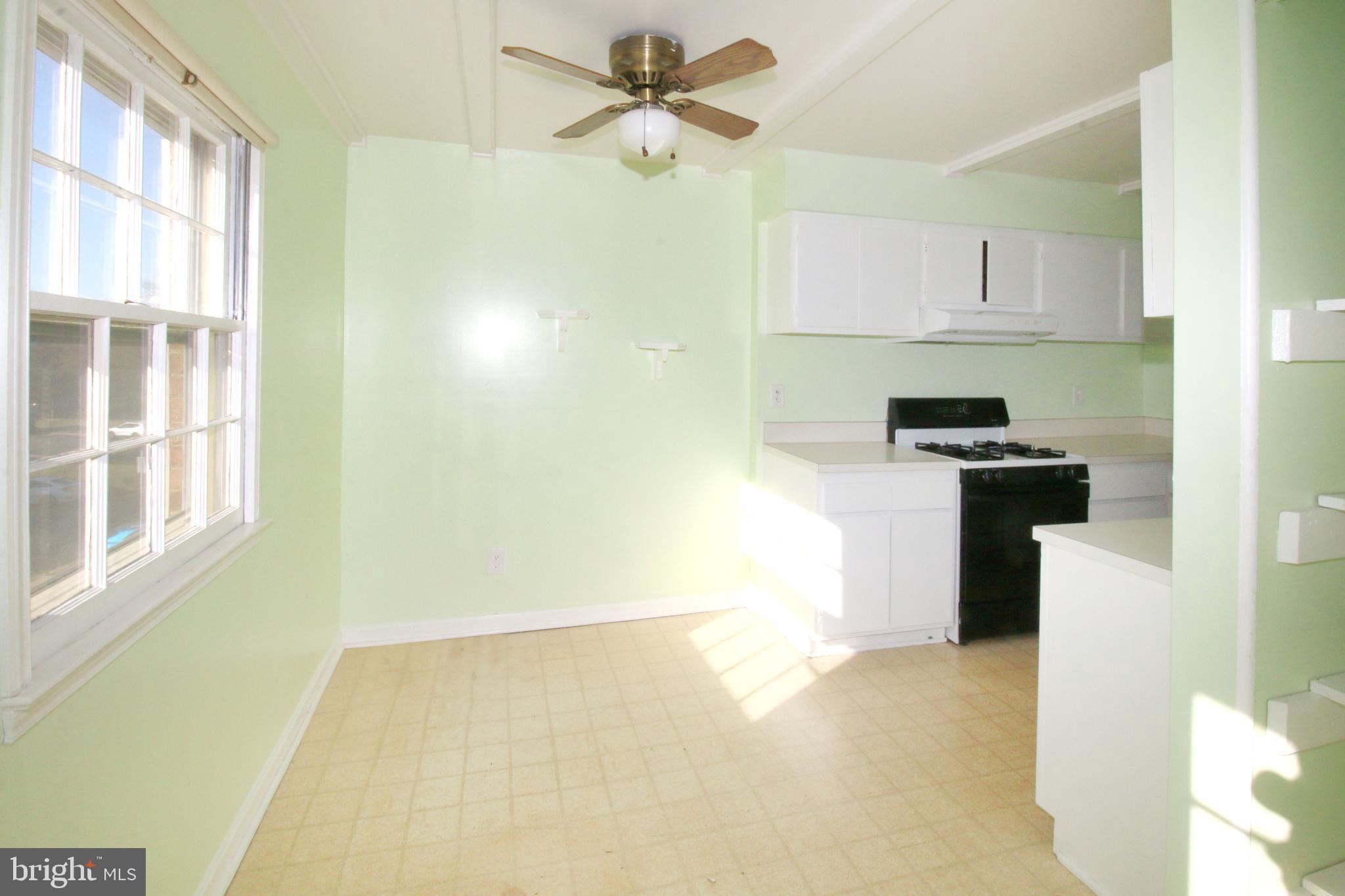 LONDON TOWNE - Residential