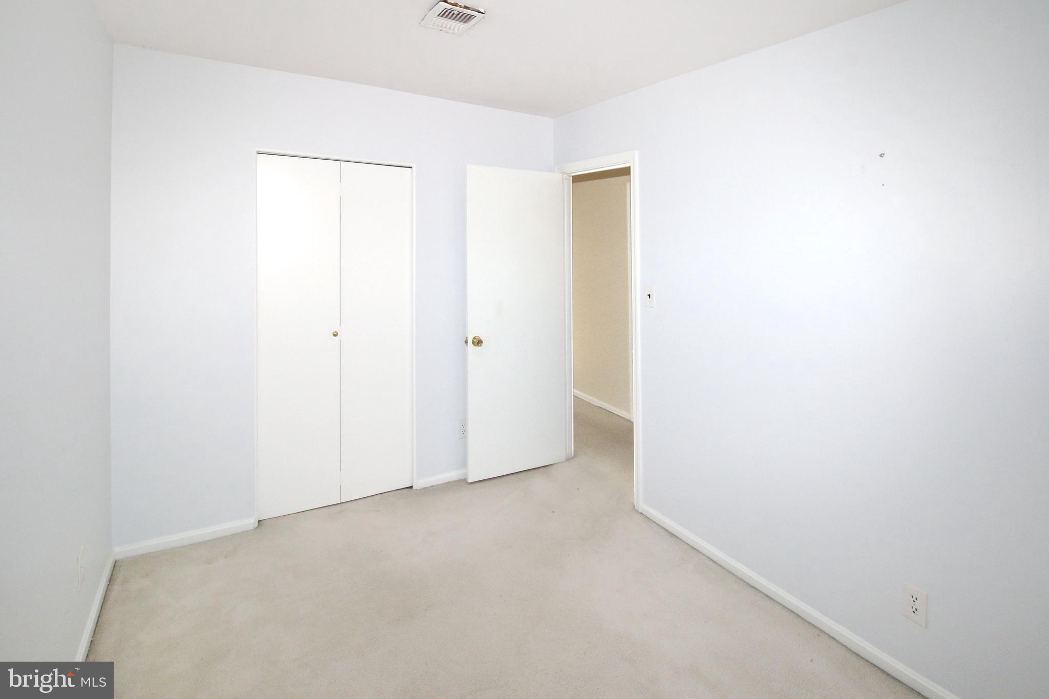 LONDON TOWNE - Residential