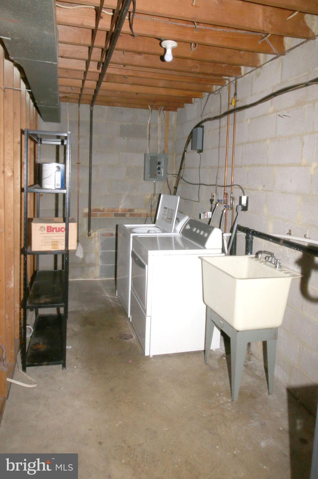 LONDON TOWNE - Residential