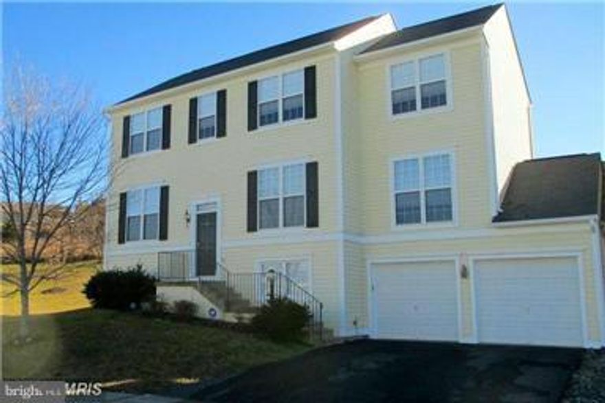 Spacious single family home in Wayside Village!  4 bedrooms, 3.5 baths, 3 levels, 2 car garage, deck ... Community has tons to offer as well such as outdoor pool, tot lots, tennis courts...all conveniently located to Quantico, Ft, Belvoir, Pentagon, schools, shopping, parks and more!