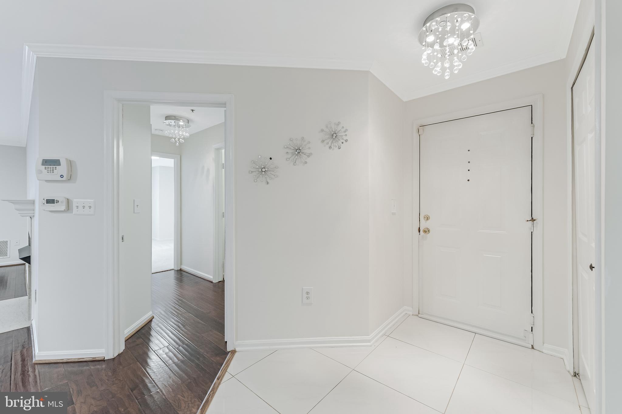 LAKESHORE CONDO - Residential Lease