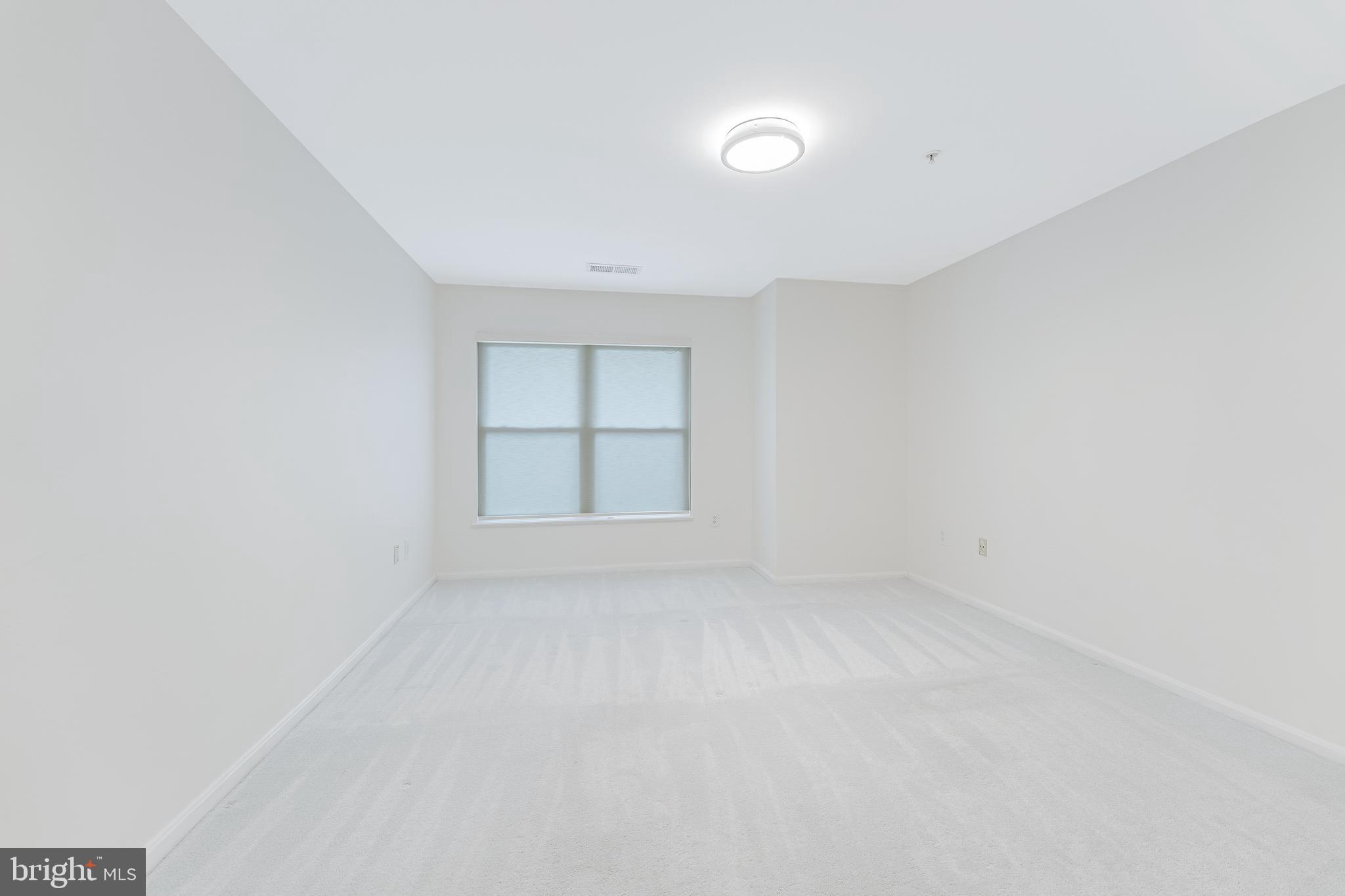 LAKESHORE CONDO - Residential Lease