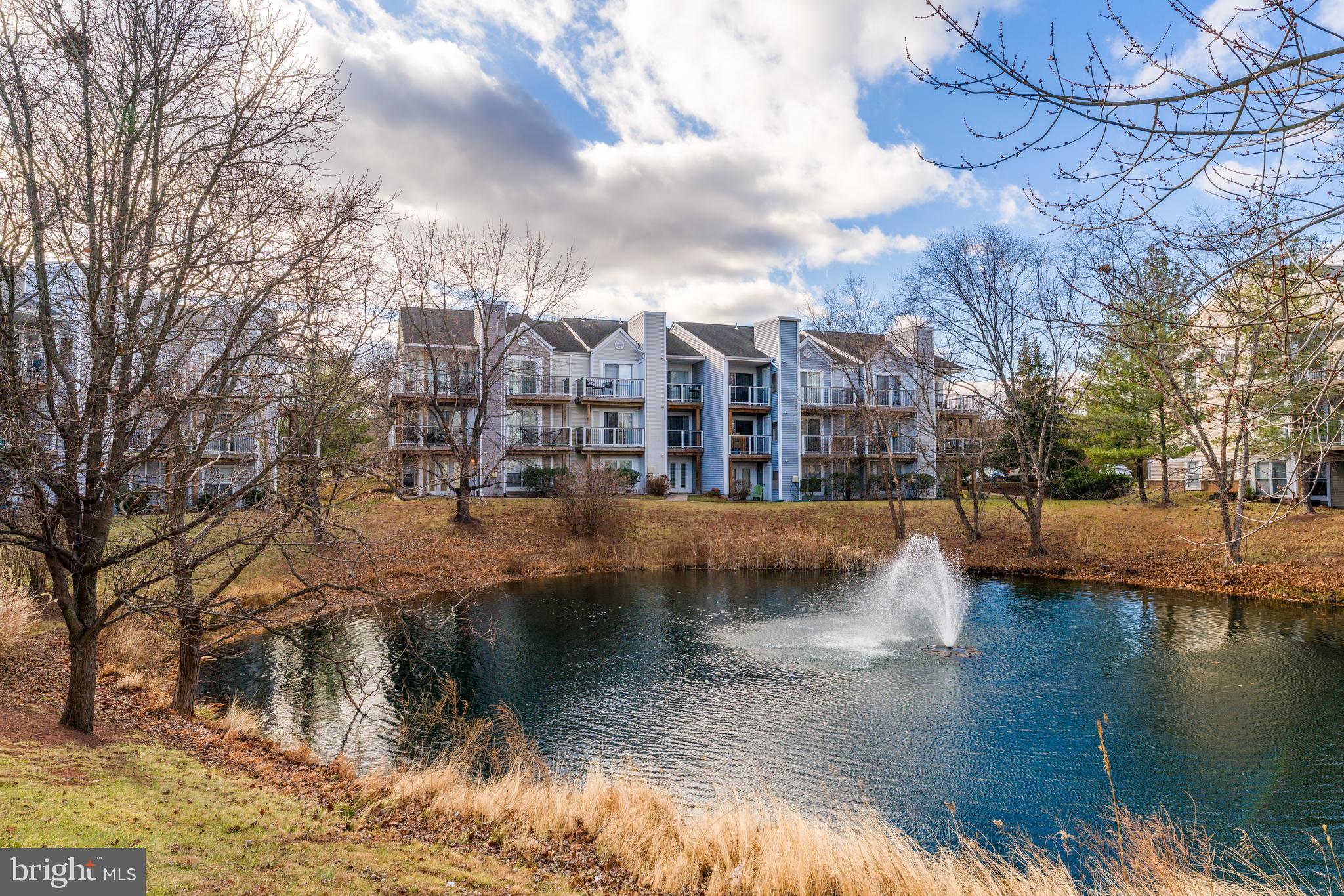 LAKESHORE CONDO - Residential Lease